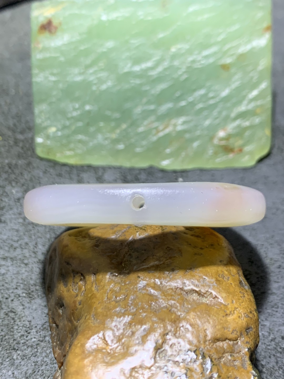 精美亚光高玉化海洋玉髓手工俏色巧雕道字公主环挂件一个！