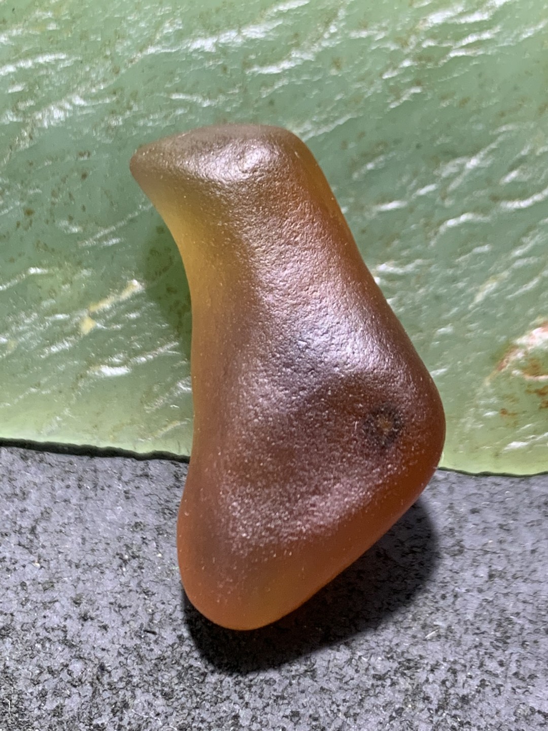 放福利！精美天然阿拉善酒红色糖心玛瑙原石一颗
