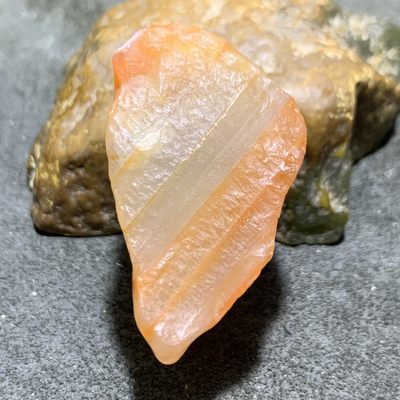 放福利！精美天然阿拉善红白双色玛瑙原石一颗， 放福利！精美天然阿拉善红白双色玛瑙原石一颗，