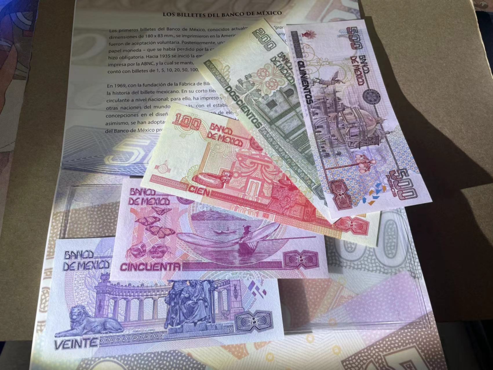 【Blue Auction】✨世界纸币精拍第301期——新纪元 【带册 5559全同小号 一组5张】墨西哥 2000年20-200比索 全新UNC