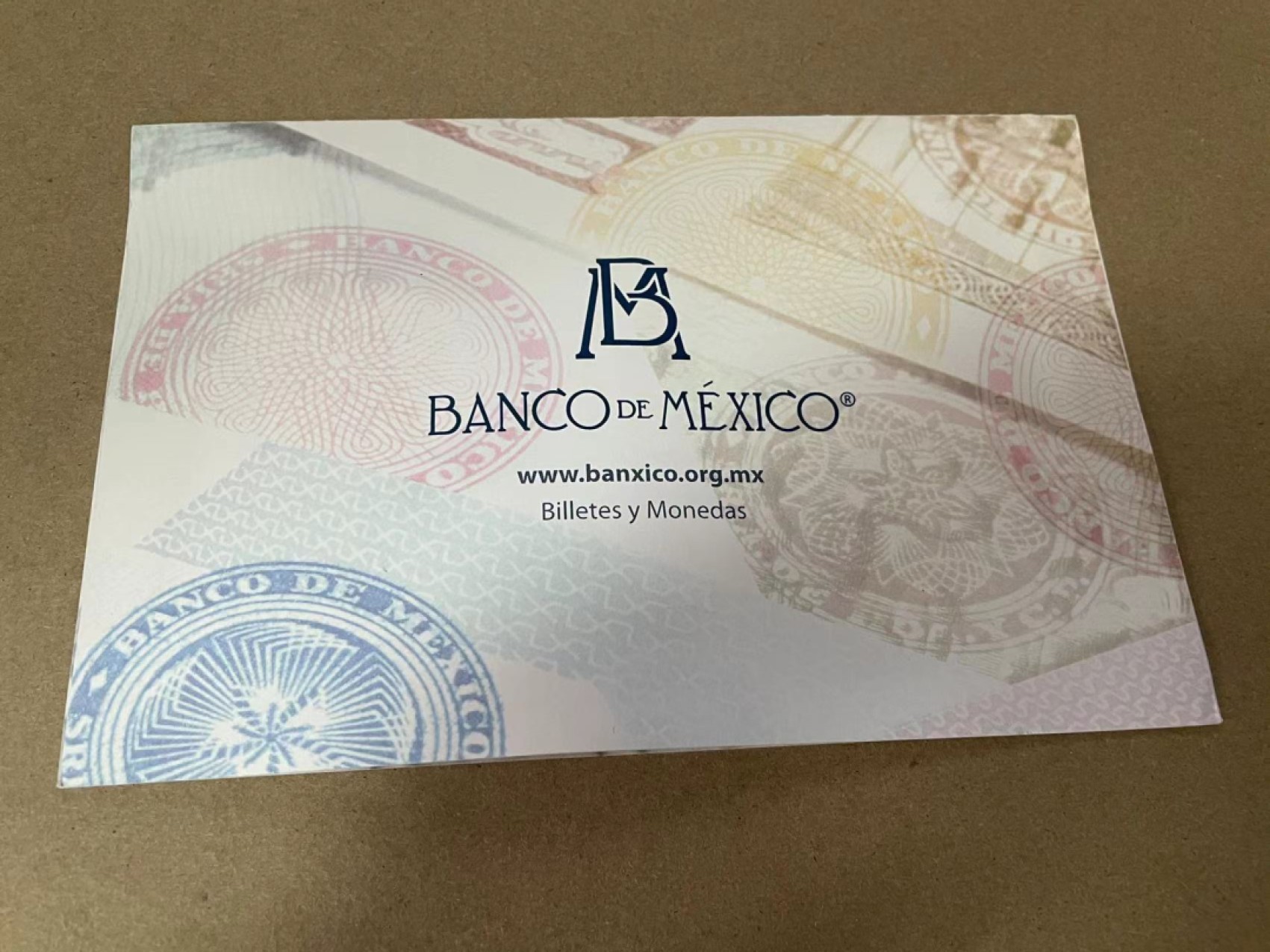 【Blue Auction】✨世界纸币精拍第301期——新纪元 【带册 5559全同小号 一组5张】墨西哥 2000年20-200比索 全新UNC