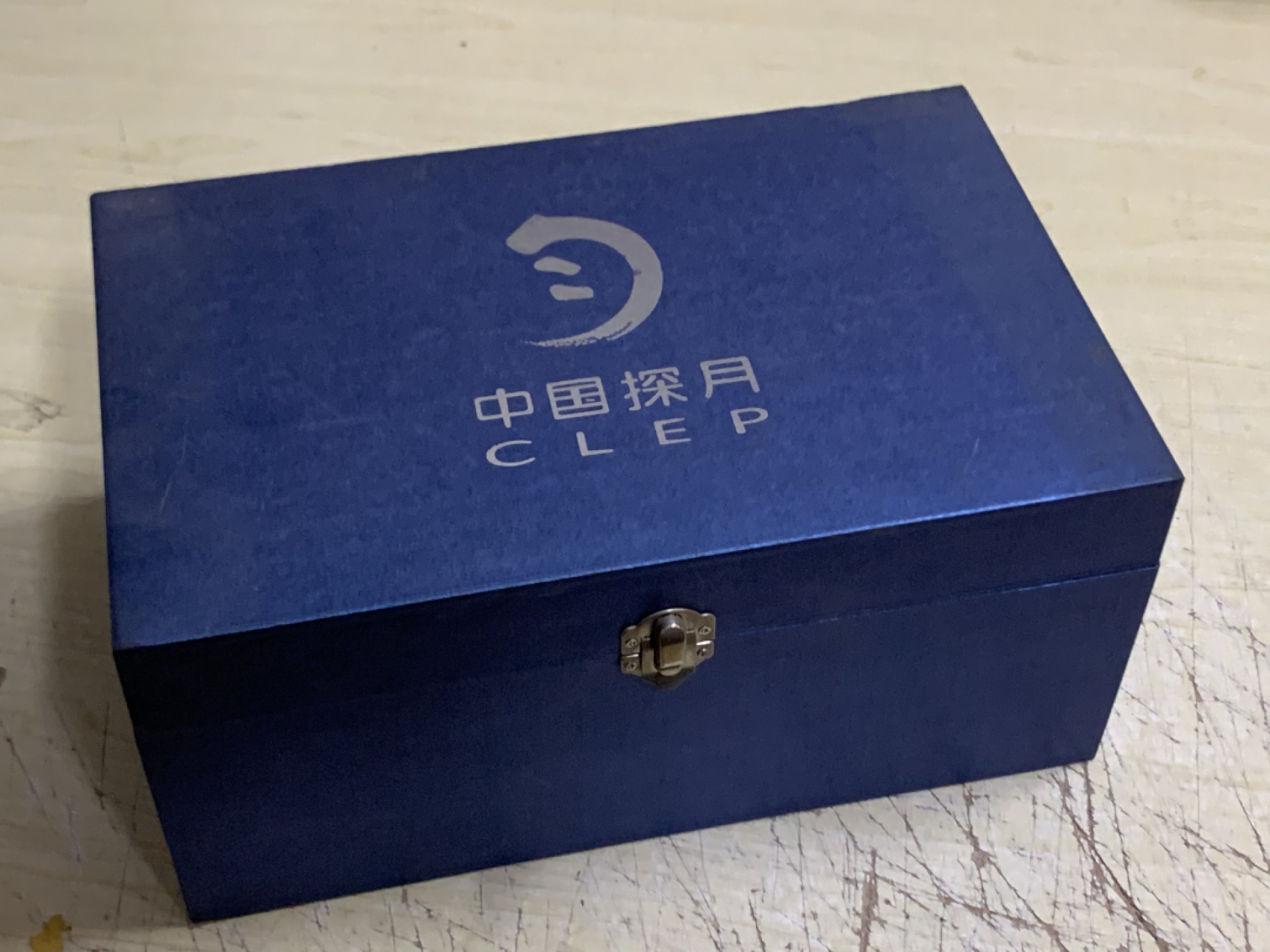 零元拍：中国航天科技授权收藏级 1/35 嫦娥一号卫星模型，带收藏证书，全新无拆。