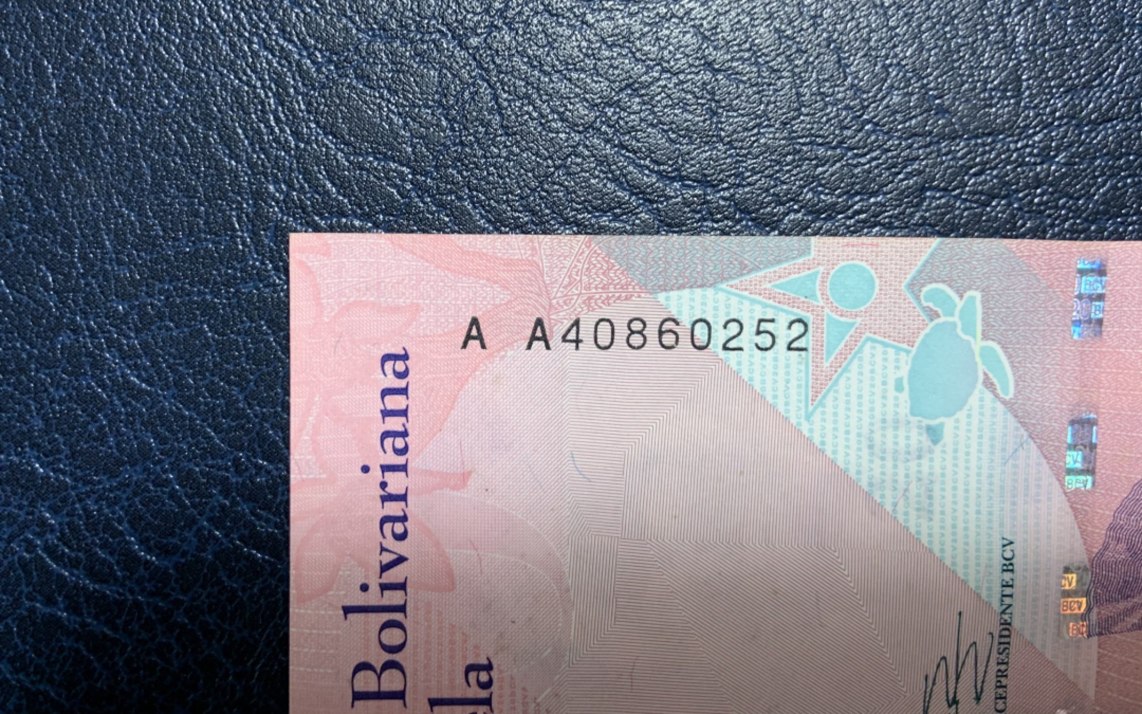 收藏联盟Quantum Auction 第239期拍卖 委瑞内拉2013-14年2-100玻利瓦尔 品相全新UNC 10和20为首发AA冠 20有个点钞痕在中间