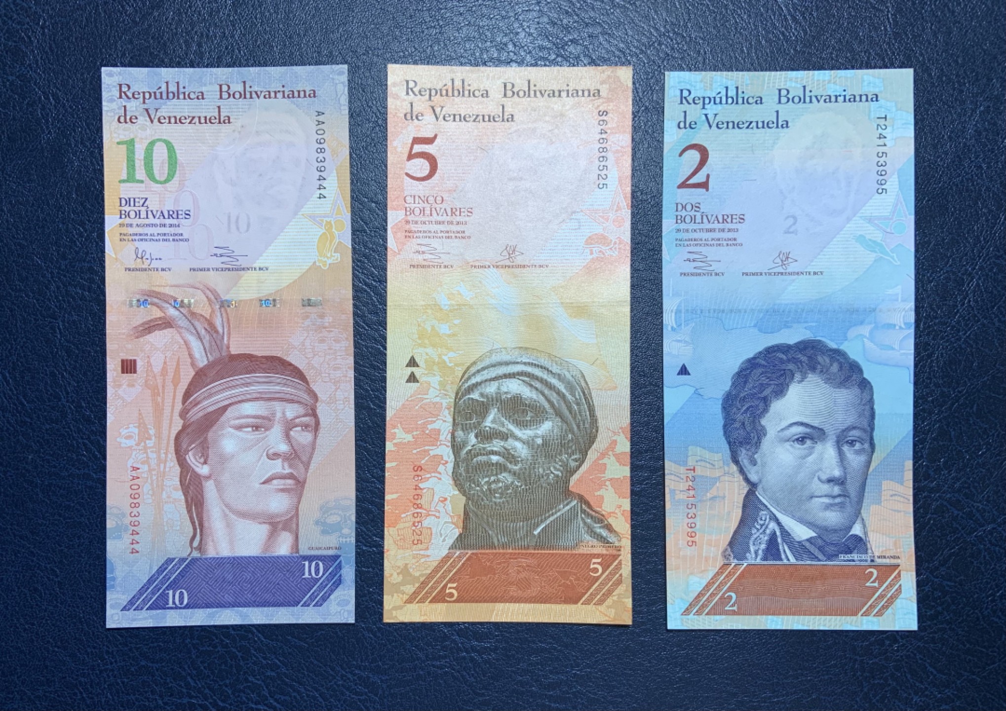 收藏联盟Quantum Auction 第239期拍卖 委瑞内拉2013-14年2-100玻利瓦尔 品相全新UNC 10和20为首发AA冠 20有个点钞痕在中间