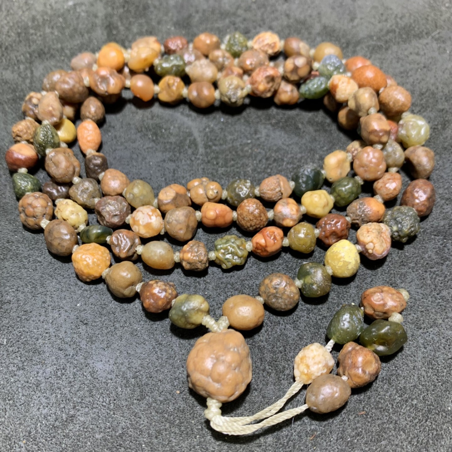 精美鱼籽纹筋脉石玛瑙108项链一条