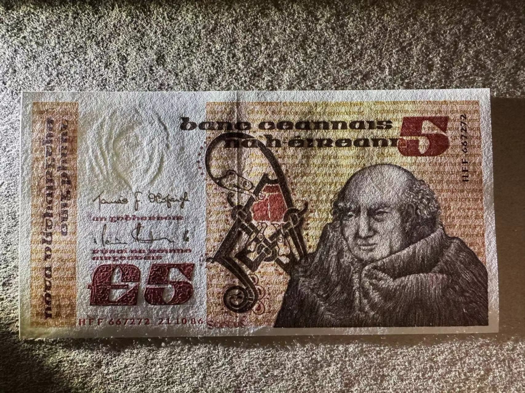 【Blue Auction】✨世界纸币精拍第301期——新纪元 爱尔兰 1986年5镑 全新UNC