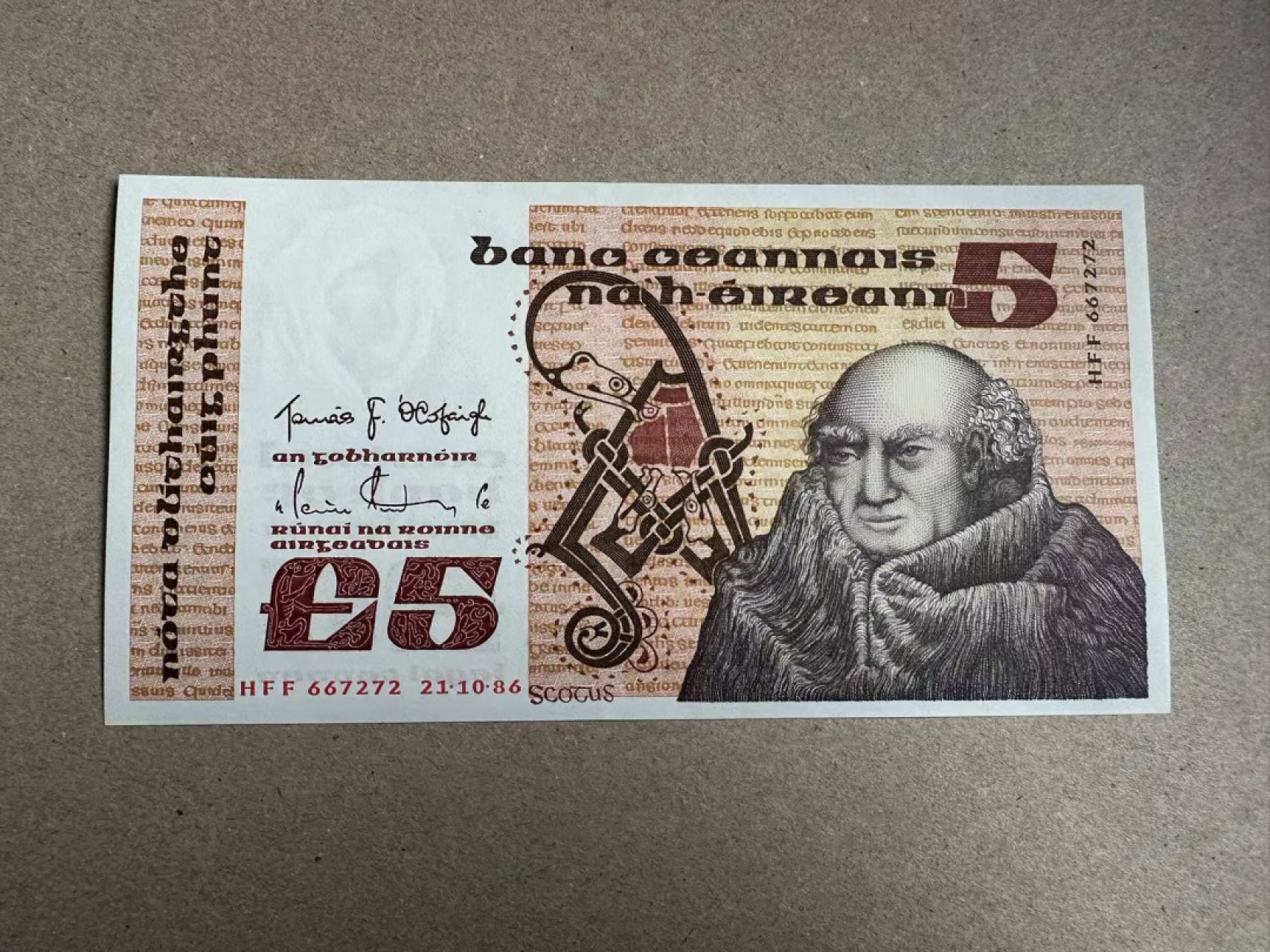 【Blue Auction】✨世界纸币精拍第301期——新纪元 爱尔兰 1986年5镑 全新UNC