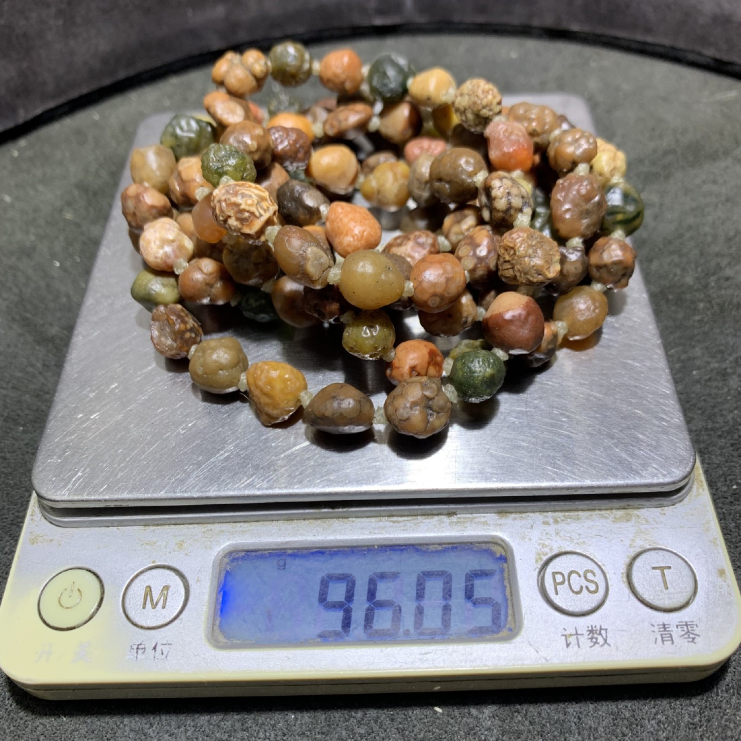 精美鱼籽纹筋脉石玛瑙108项链一条