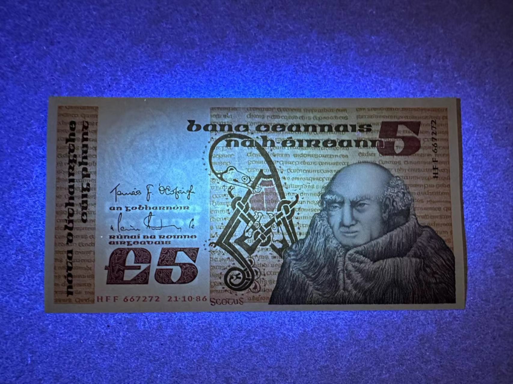 【Blue Auction】✨世界纸币精拍第301期——新纪元 爱尔兰 1986年5镑 全新UNC