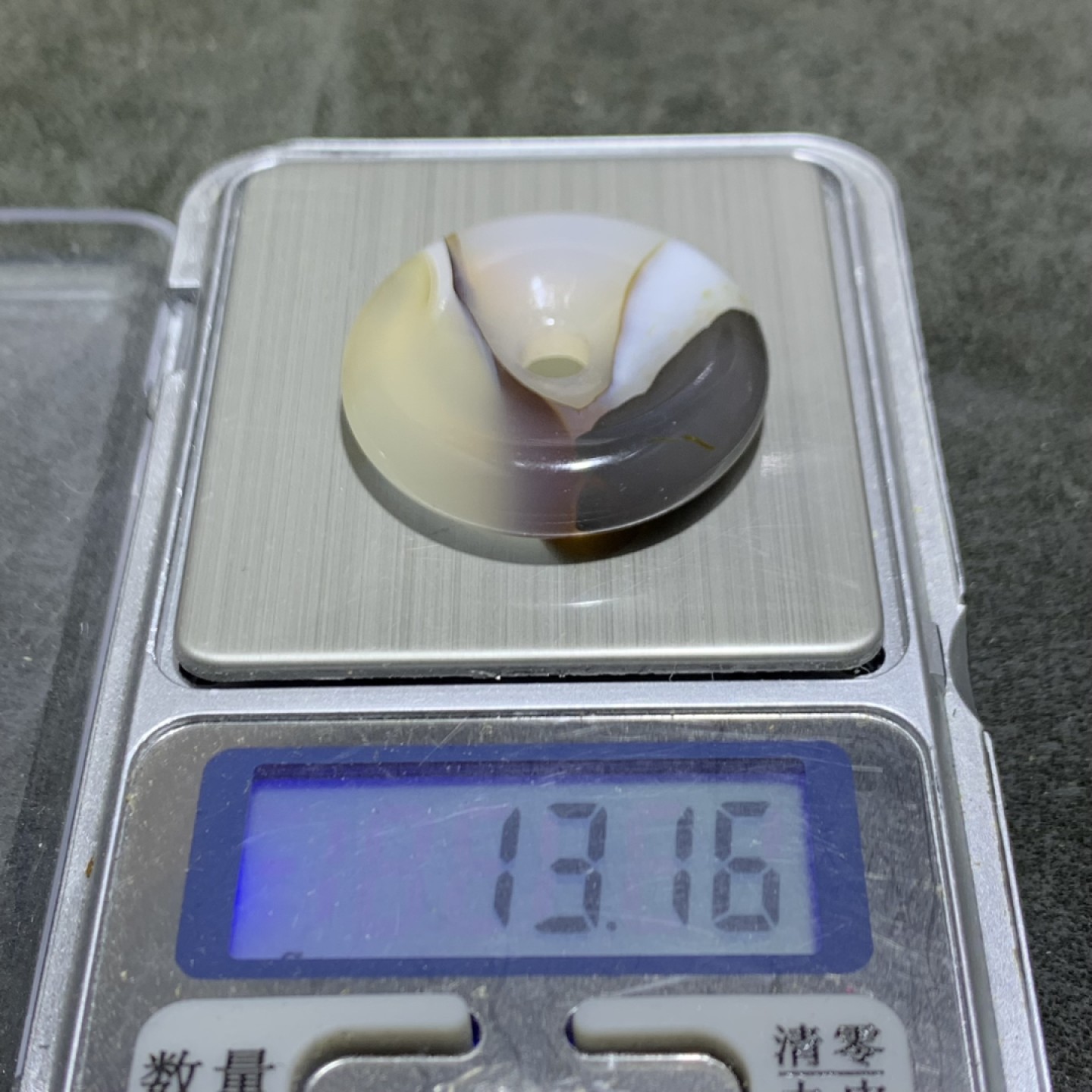精美俏色高玉化海洋玉髓平安扣一个！