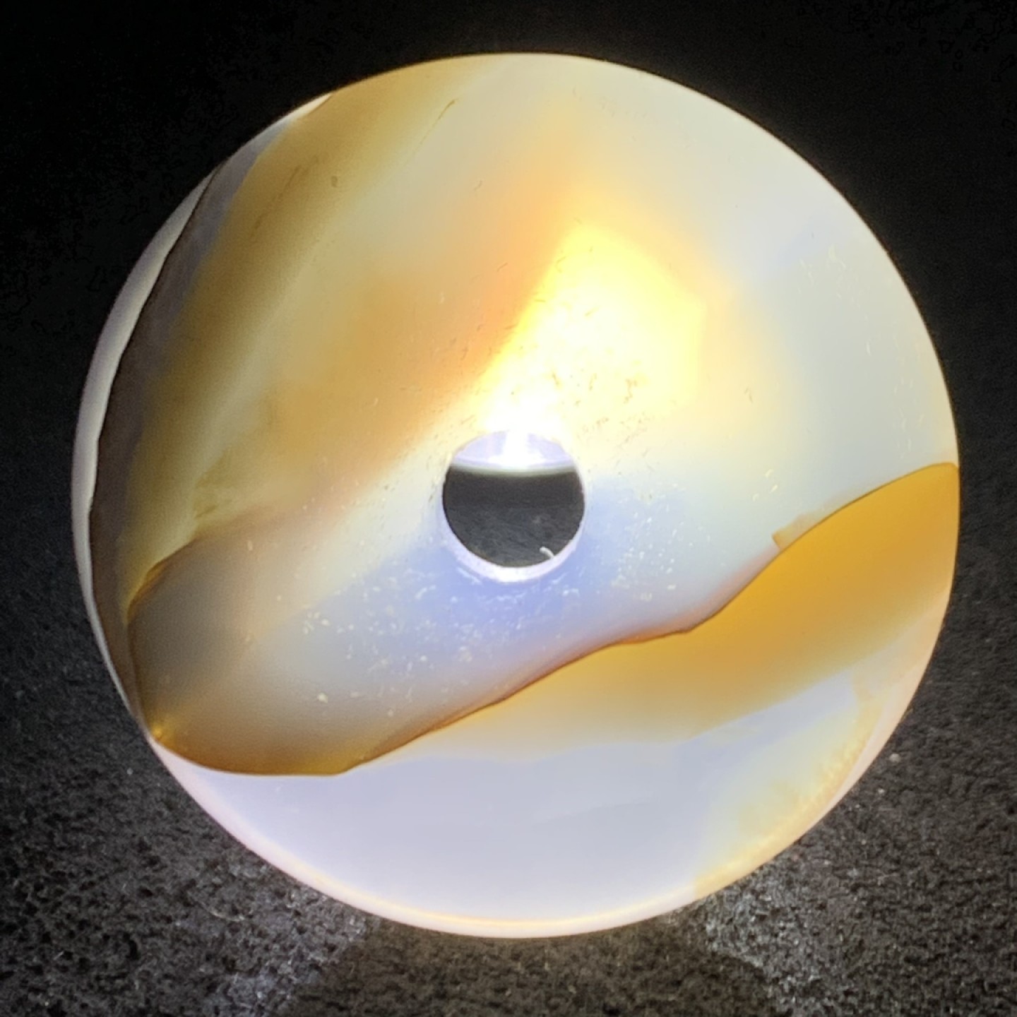 精美俏色高玉化海洋玉髓平安扣一个！