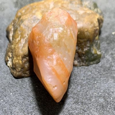 放福利！精美天然阿拉善红白双色玛瑙原石一颗， 放福利！精美天然阿拉善红白双色玛瑙原石一颗，