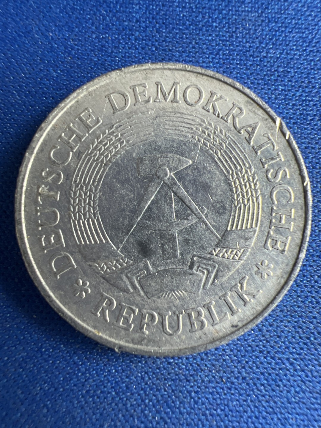 泡泡堂微拍第八十五幕硬币捡漏可累计专场👿👿，累计满二十元包邮，接受代拍业务 东德一芬尼