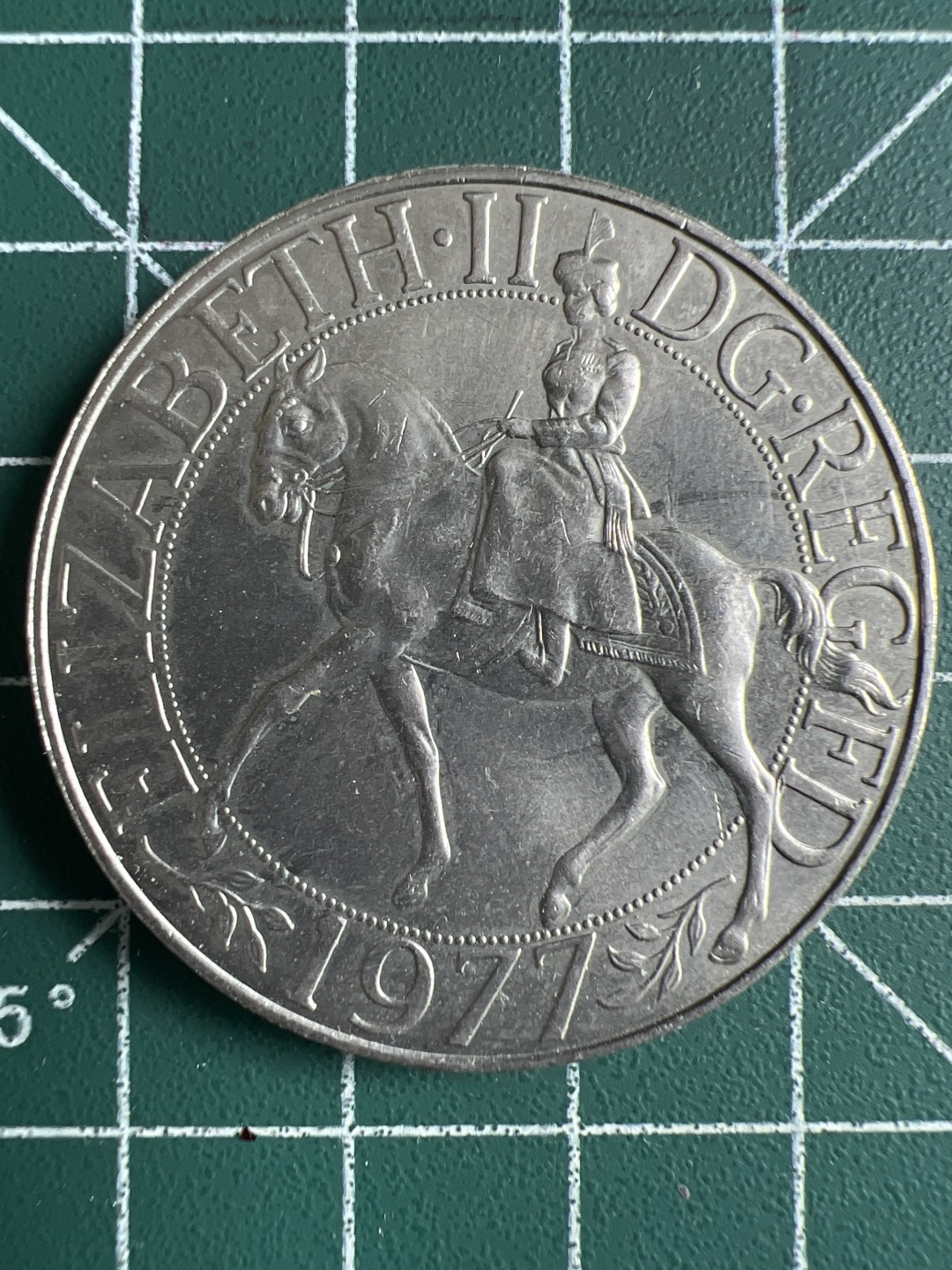 泡泡堂微拍第192幕硬币捡漏可累计专场👿👿，累计满二十元包邮，接受代拍业务 英国1克朗女皇骑马纪念币