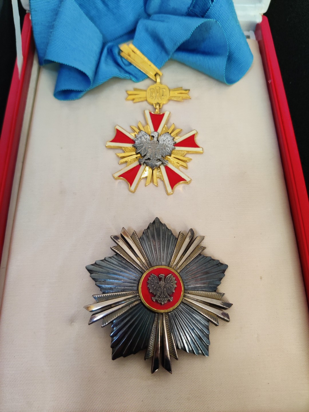 全场0元起拍 第38期 咸鱼国勋章拍卖专场 3月15日（周三）下午6：00开始 波兰人共版大军官级共和国功绩勋章带证书