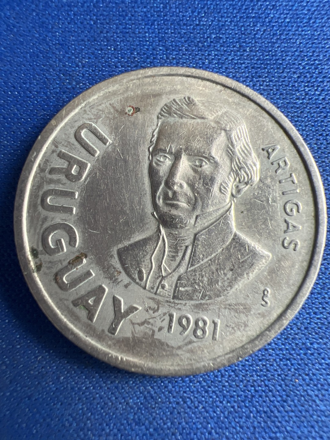 泡泡堂微拍第八十六幕硬币捡漏可累计专场👿👿，累计满二十元包邮，接受代拍业务 乌拉圭10比索