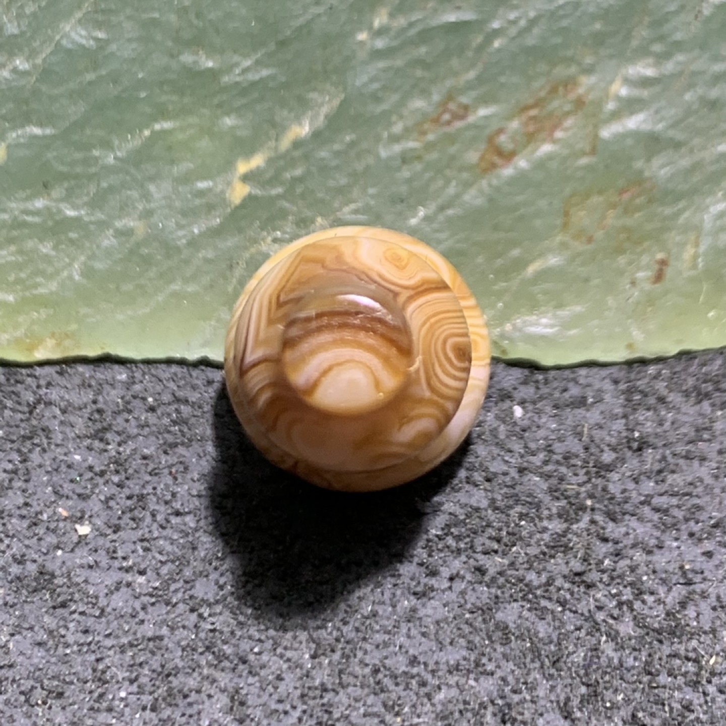 精美缠丝玛瑙小葫芦一个，