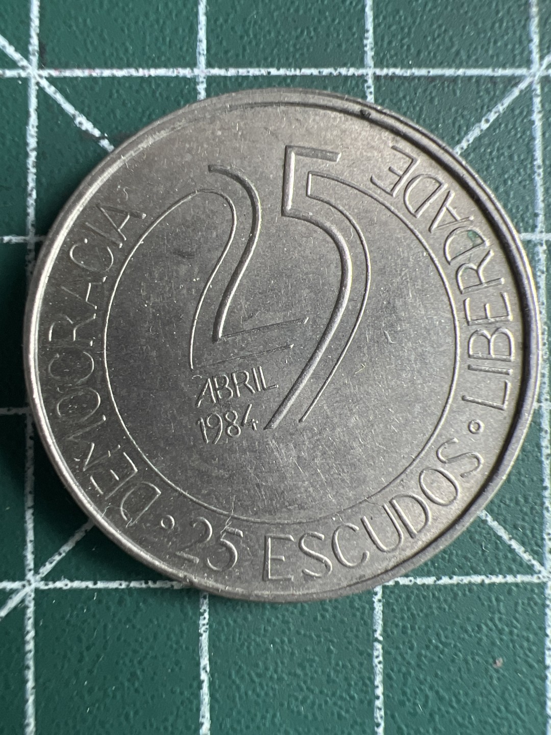 泡泡堂微拍第八十六幕硬币捡漏可累计专场👿👿，累计满二十元包邮，接受代拍业务 葡萄牙25埃斯库多纪念币