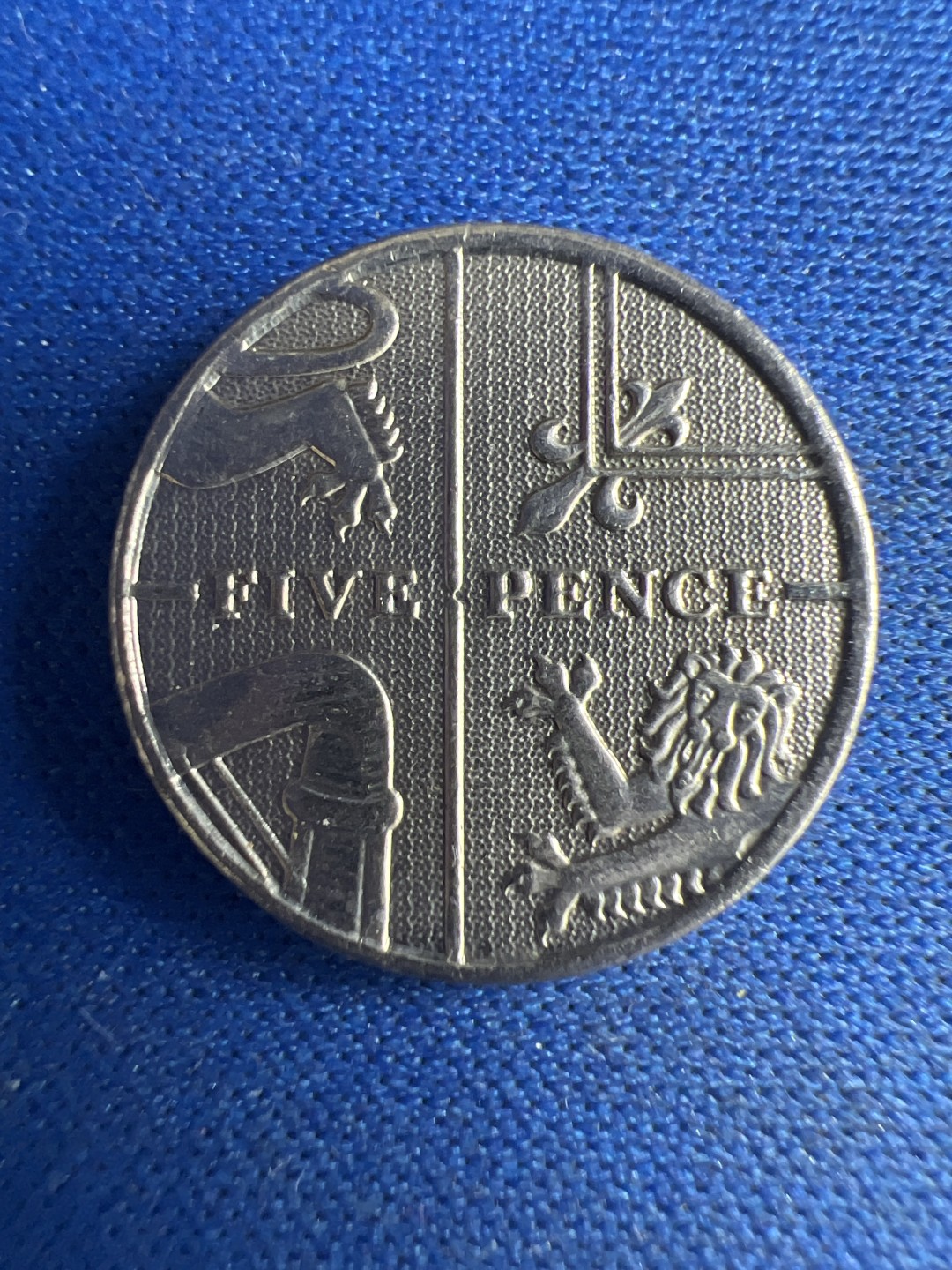 泡泡堂微拍第八十六幕硬币捡漏可累计专场👿👿，累计满二十元包邮，接受代拍业务 英国5磅戴安娜纪念币