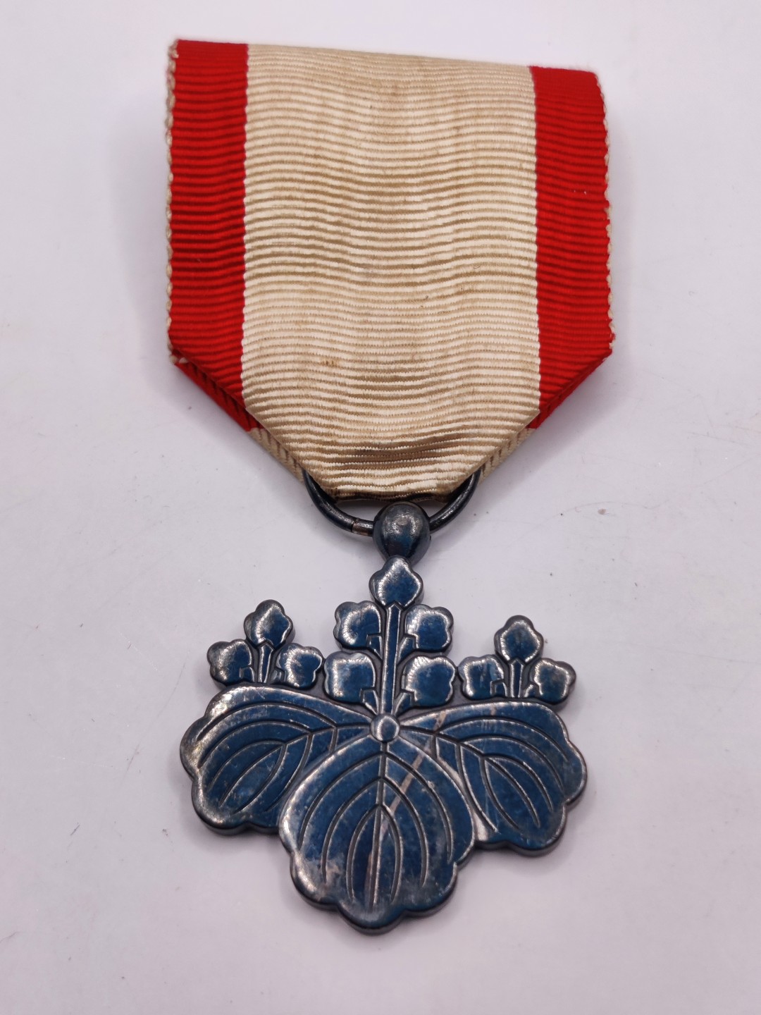 全场0元起拍 第38期 咸鱼国勋章拍卖专场 3月15日（周三）下午6：00开始 日本白色桐叶章裸章 银制