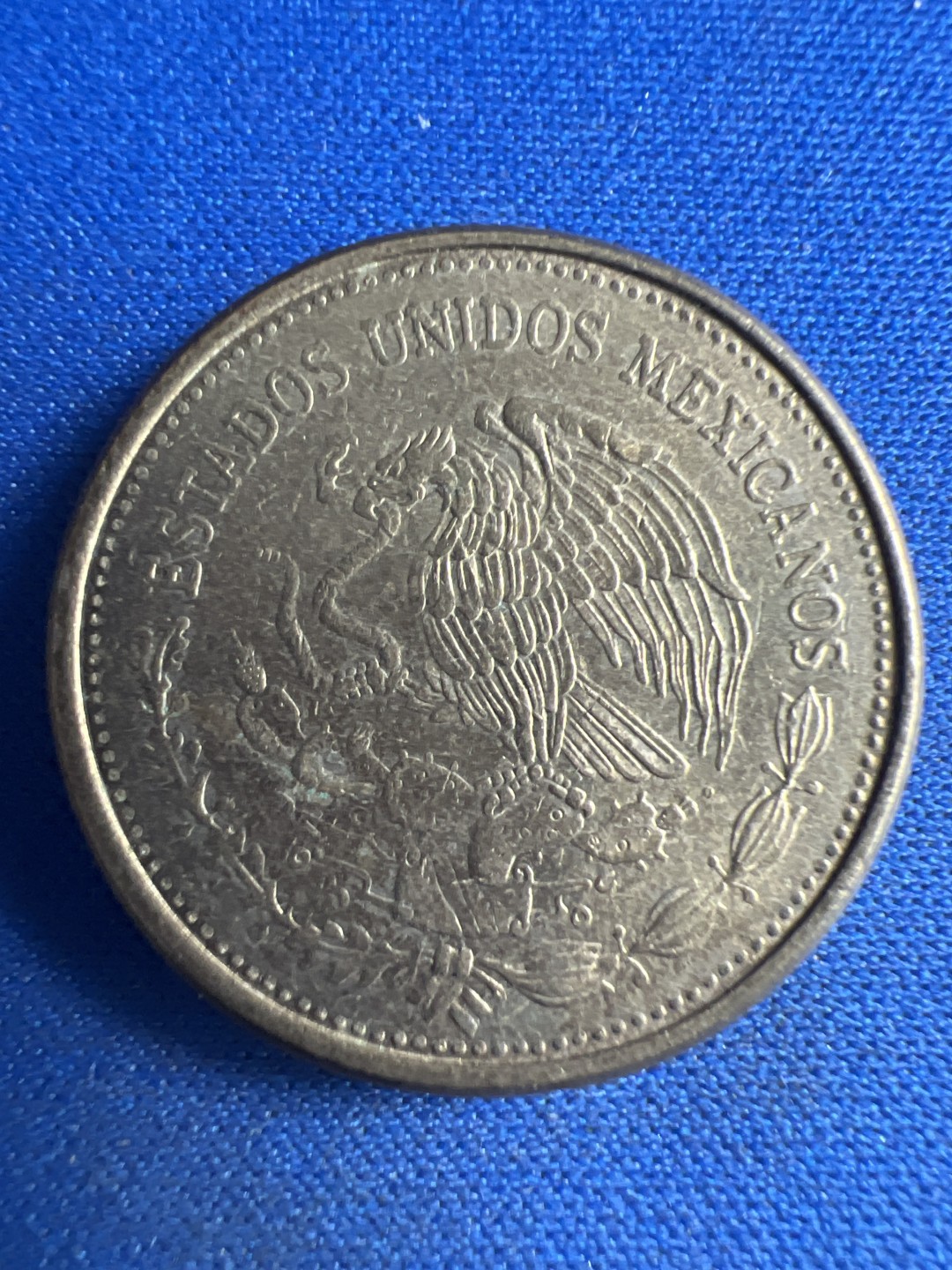 泡泡堂微拍第八十六幕硬币捡漏可累计专场👿👿，累计满二十元包邮，接受代拍业务 墨西哥100比索