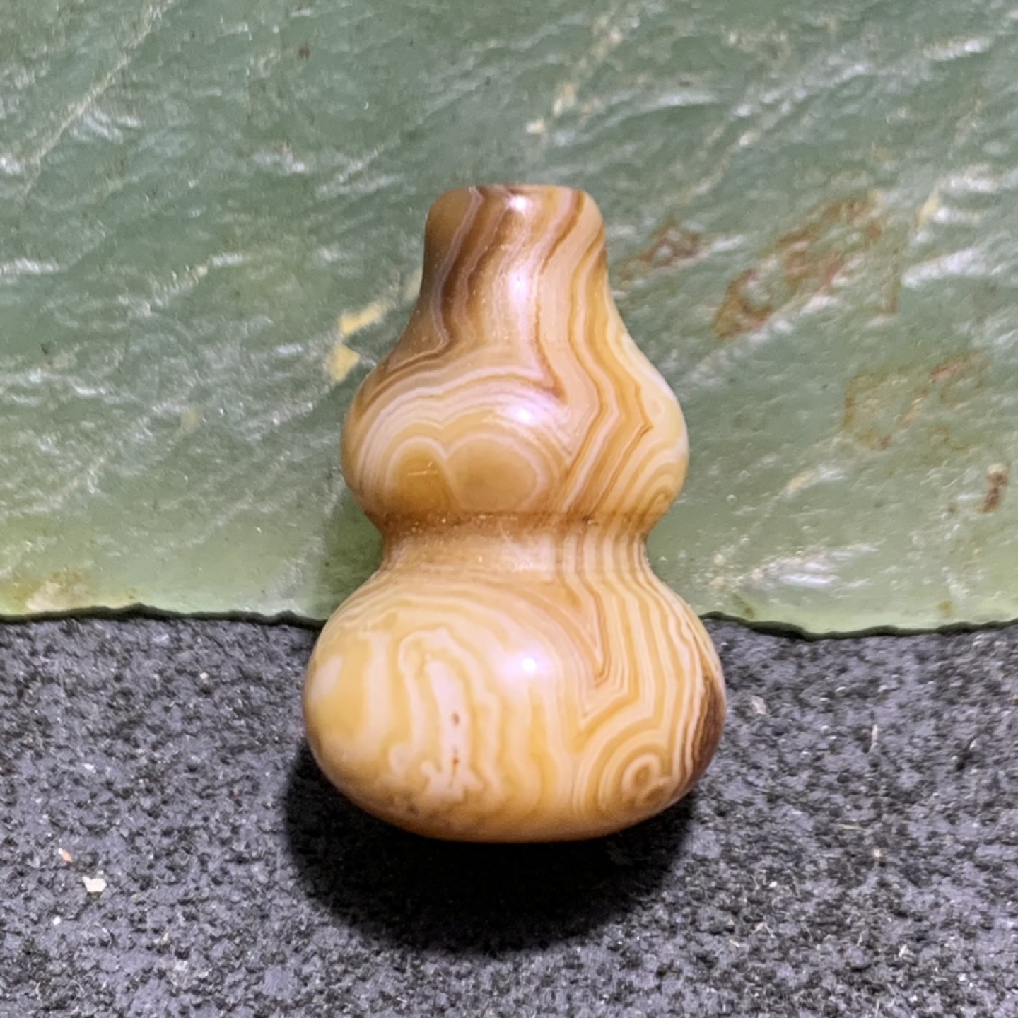 精美缠丝玛瑙小葫芦一个，