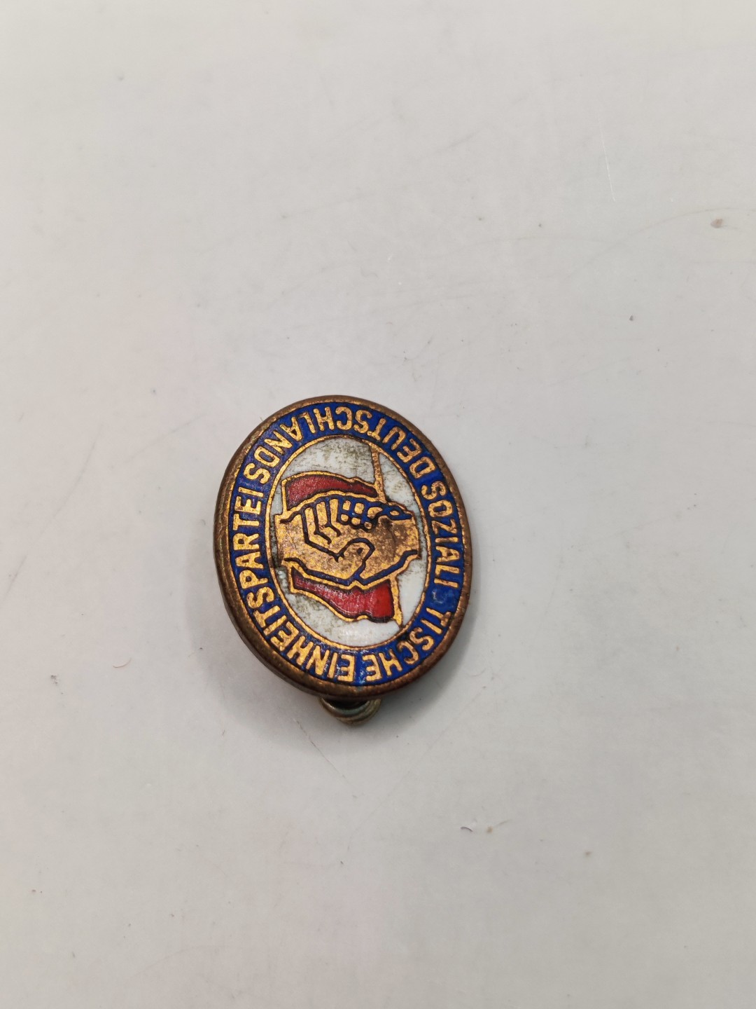 全场0元起拍 第38期 咸鱼国勋章拍卖专场 3月15日（周三）下午6：00开始 东德SED统一社会党党徽 早期热珐琅版