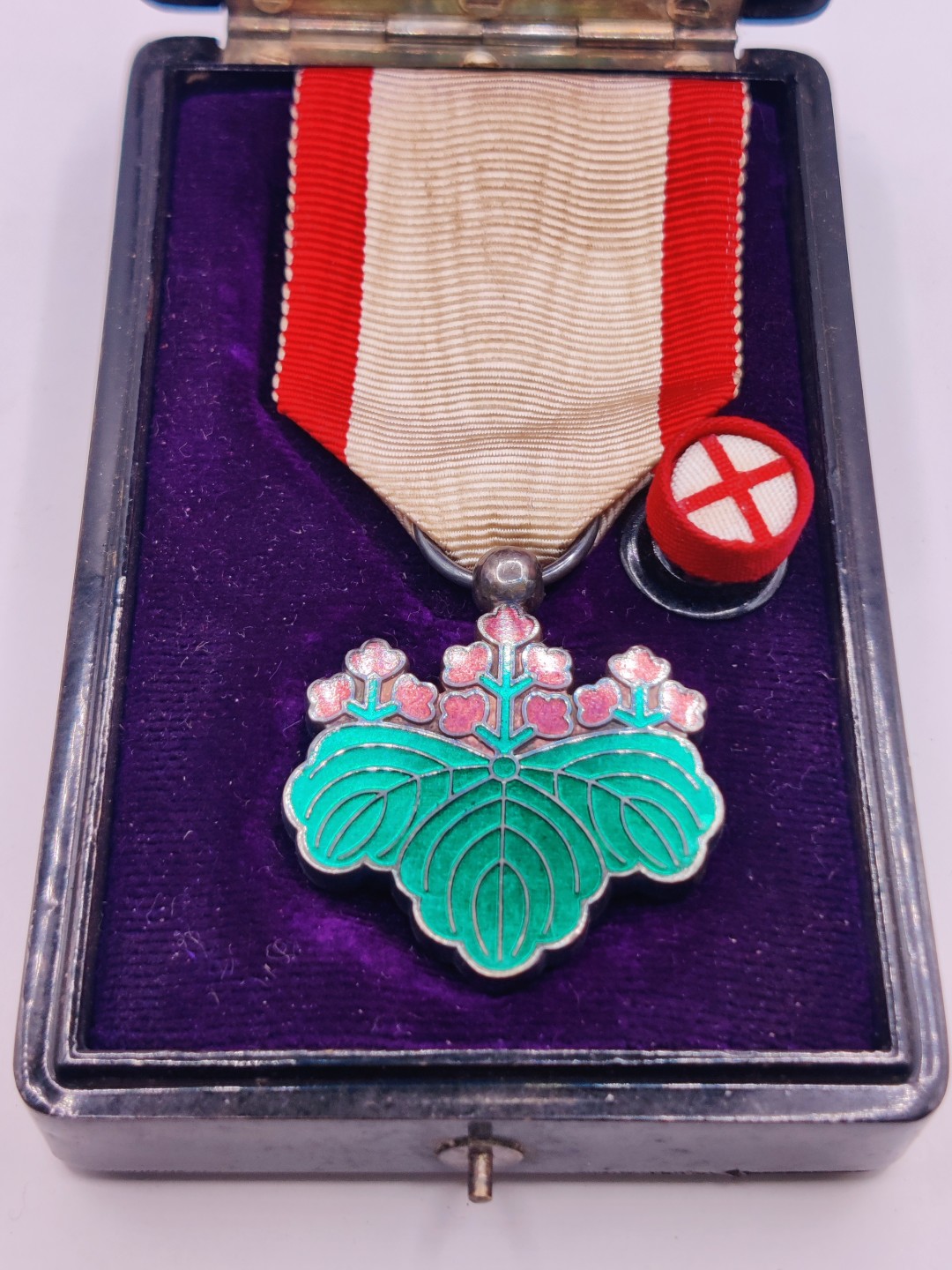 全场0元起拍 第38期 咸鱼国勋章拍卖专场 3月15日（周三）下午6：00开始 日本二战时期 双面珐琅七等青叶章 银制带略