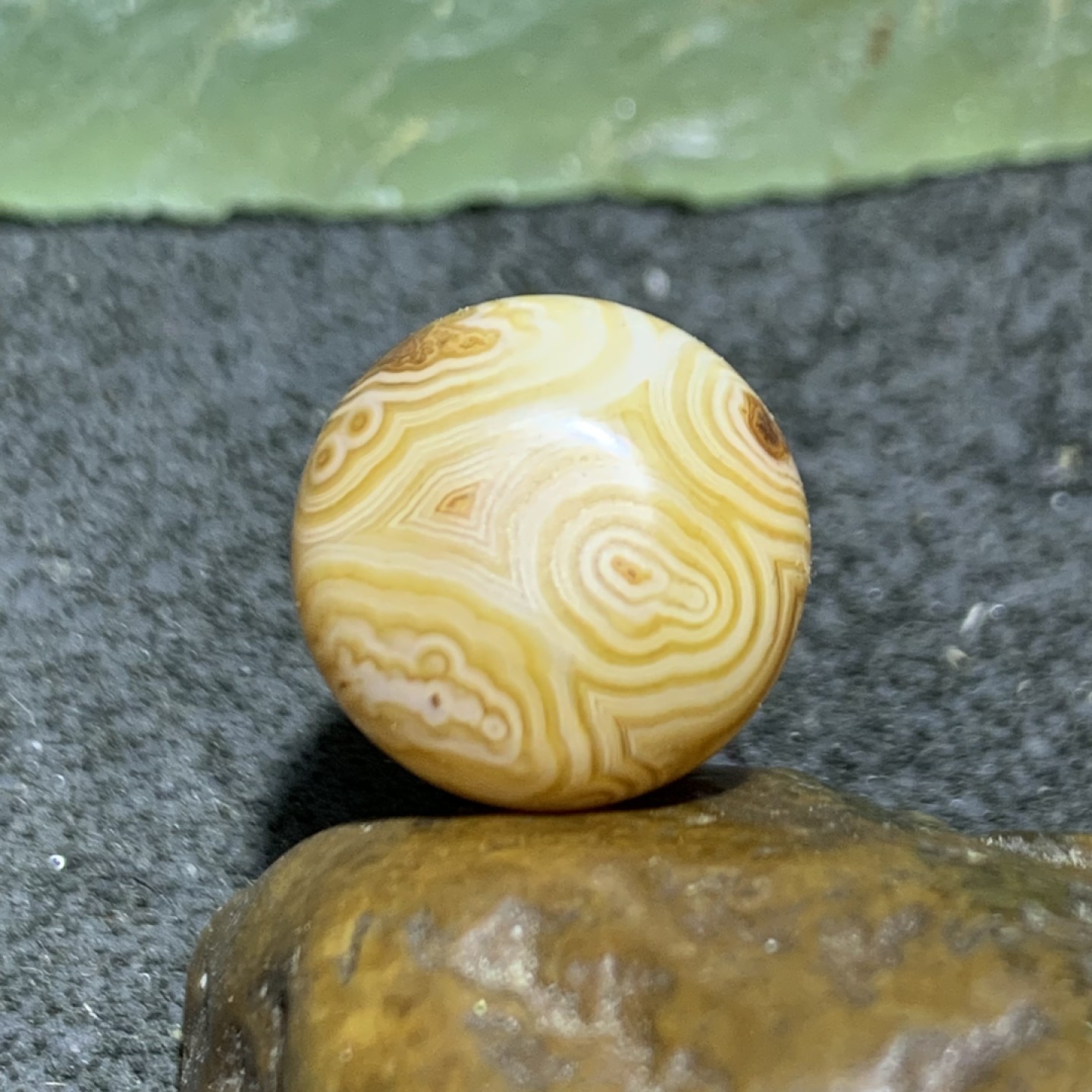 精美缠丝玛瑙小葫芦一个，