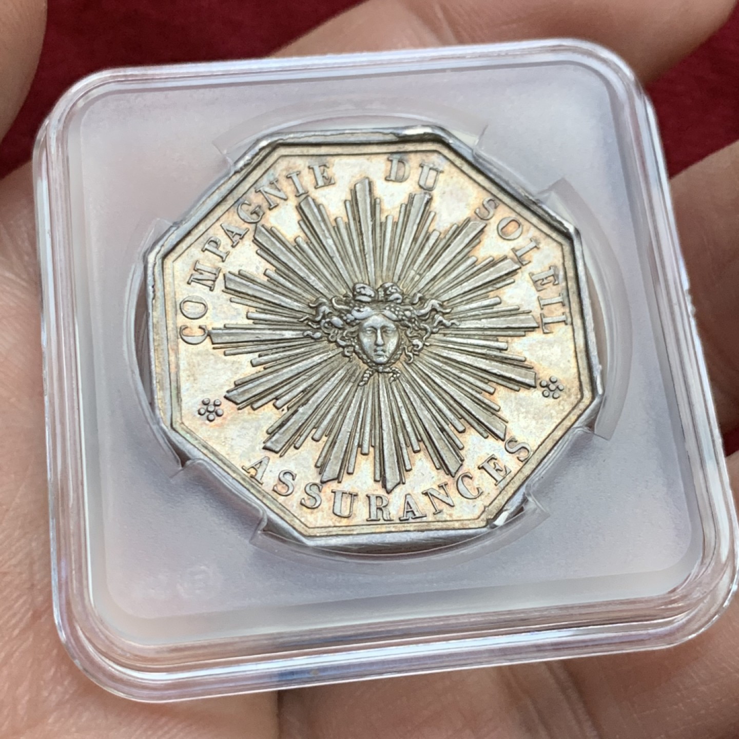 《竞宝斋》第143场-周日，周一 2场 (全场包邮) 法国 太阳保险公司 八角银质代币 背面是太阳神阿波罗以容光焕发的面孔代表太阳 金黄包浆 船首边铭（1842-1845）11.87g，30.8mm