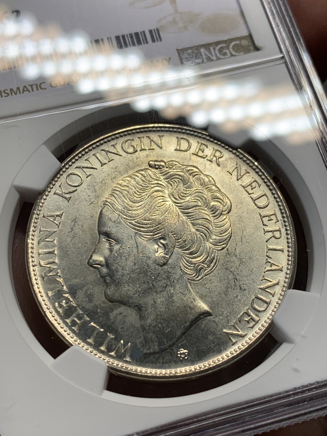 《竞宝斋》第143场-周日，周一 2场 (全场包邮) NGC-MS62 荷属库拉索1944年 2.5盾 女王大银币 殖民地币