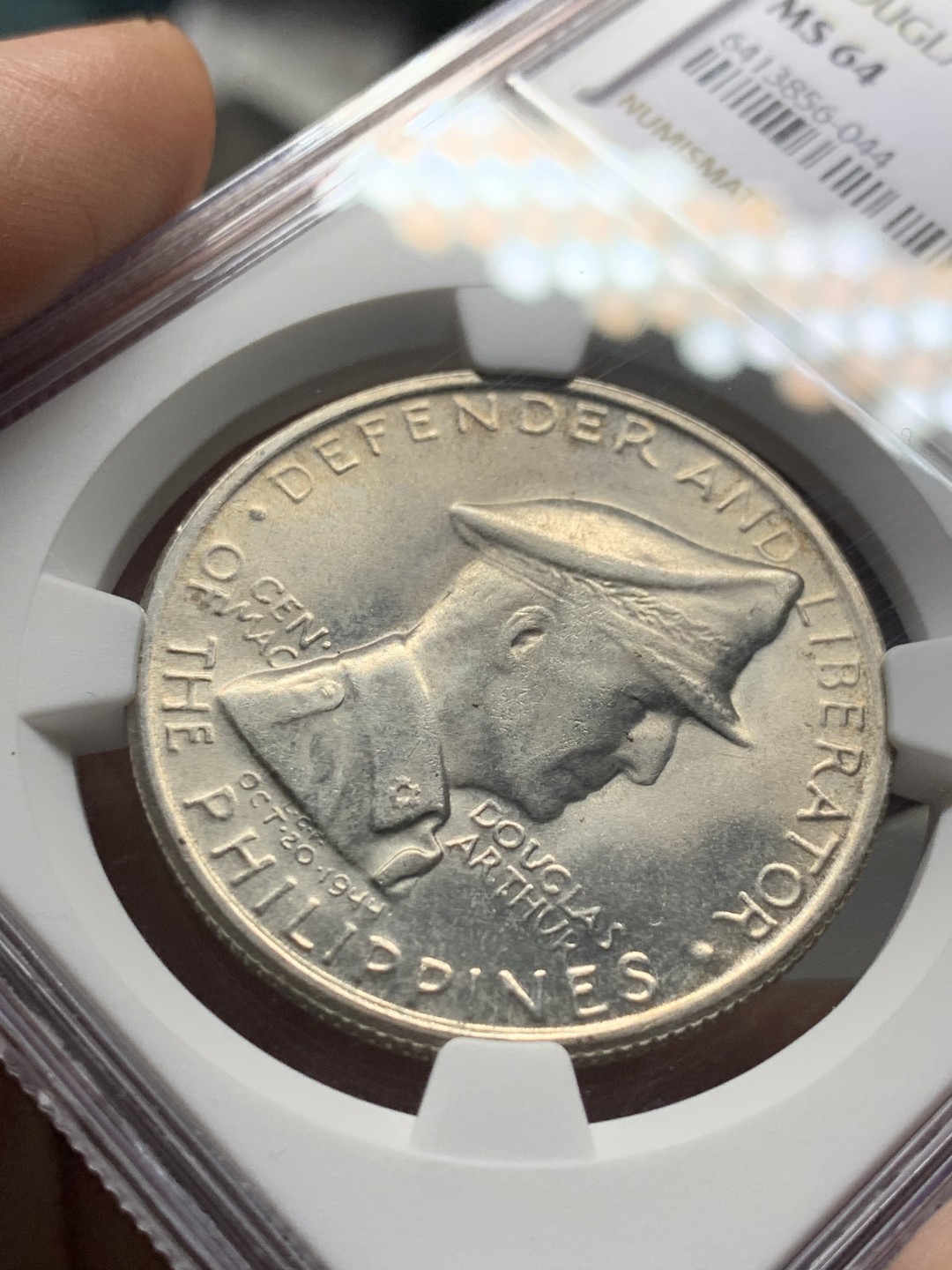 《竞宝斋》第143场-周日，周一 2场 (全场包邮) NGC-MS64 菲律宾 1947年 麦克阿瑟1比索大银币 顶级好品