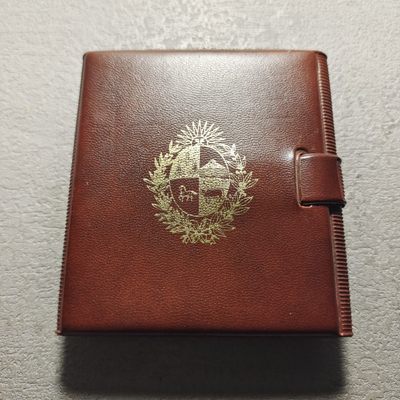 0起1加-纯粹捡漏拍-173银币套币场 - 乌拉圭1983年2000比索西班牙王室访问精制纪念银币-65克银币-盒证全