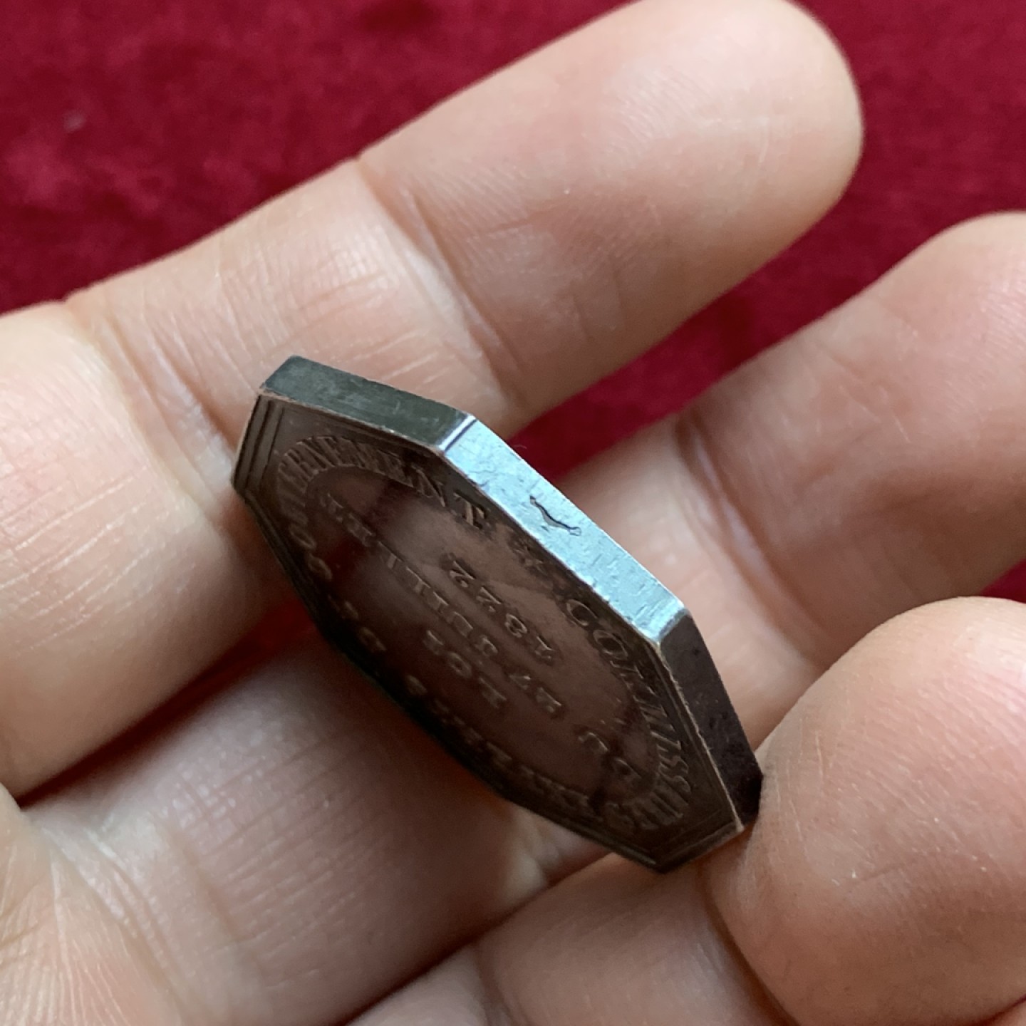 《竞宝斋》第143场-周日，周一 2场 (全场包邮) 1831 法国 八角形 银质代用币JETON 商业之神墨丘利，背面文字为政府专家委员会1822年7月27日法令 15.5克 30.7mm 神灯边铭