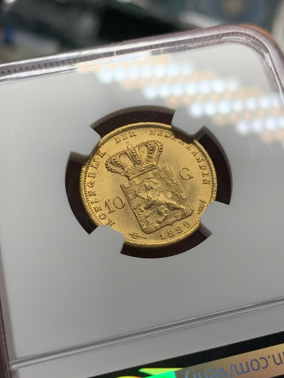 《竞宝斋》第143场-周日，周一 2场 (全场包邮) NGC-MS66 荷兰1889年 威廉三世 10盾金币 顶极品相 一枚就毕业