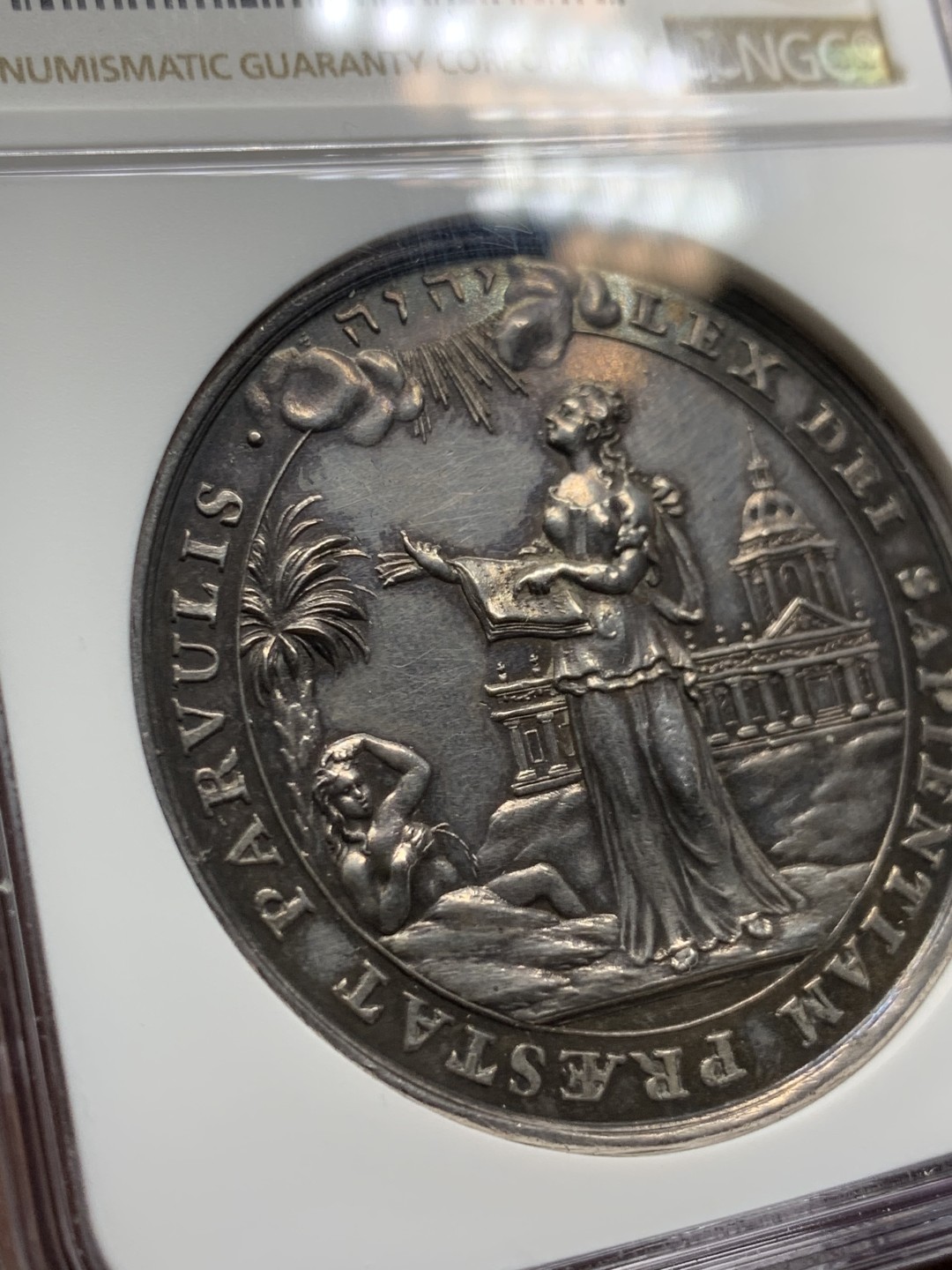 《竞宝斋》第143场-周日，周一 2场 (全场包邮) NGC-UNC 瑞士 18世纪 无纪年 日内瓦校园纪念 银章 非常好的状态