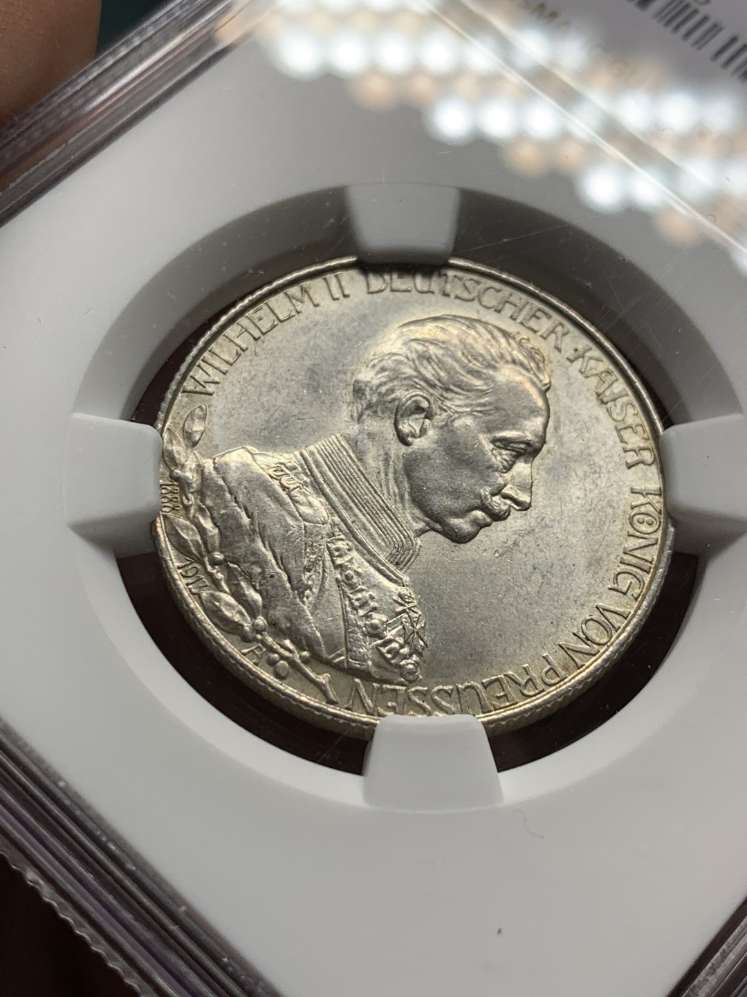 《竞宝斋》第143场-周日，周一 2场 (全场包邮) NGC-MS62 德国 1913年 2马克 银币 普鲁士 威廉二世军装版银币 原光好品