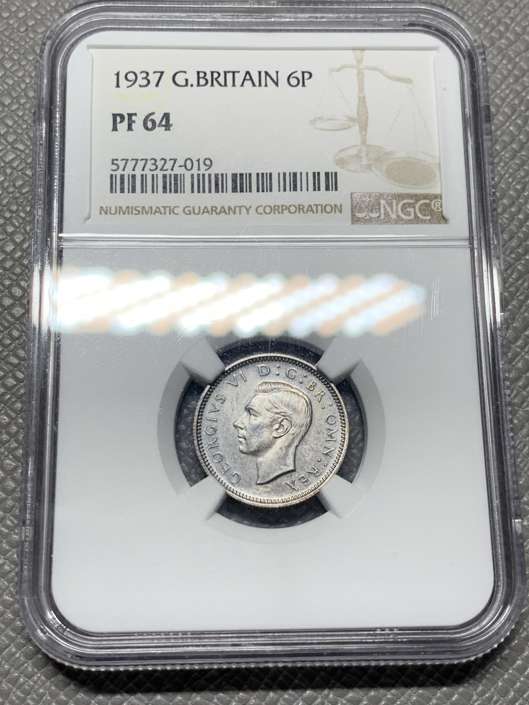 《竞宝斋》第143场-周日，周一 2场 (全场包邮) NGC-PF64 英国 1937年 乔治六世精铸6便士银币，乔六登基首年份。底板有镜面感，绒布老包浆