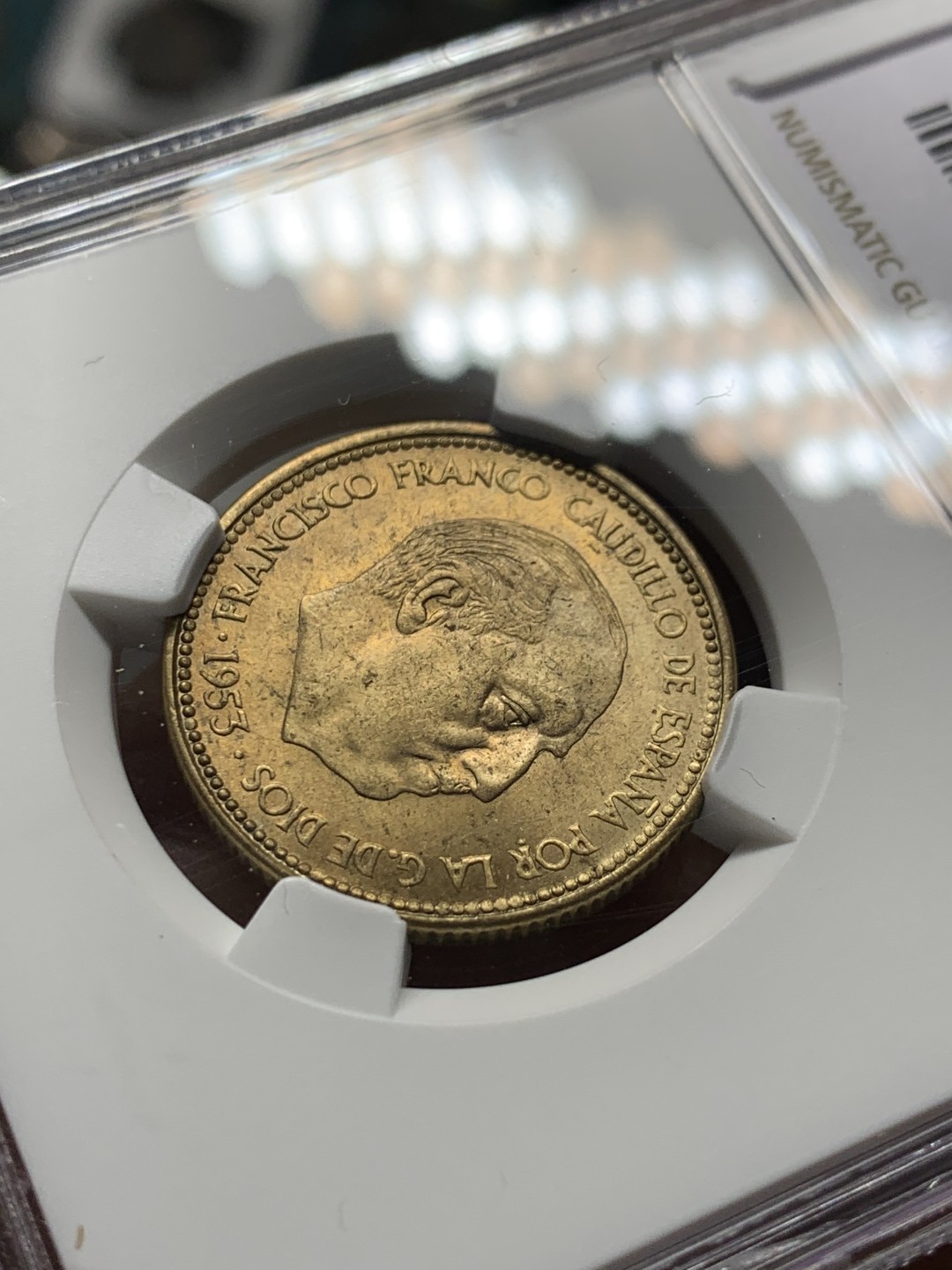 《竞宝斋》第143场-周日，周一 2场 (全场包邮) NGC-MS66 西班牙1953 佛朗哥 2.5比塞塔铜币 顶级品相 单一年份 稀少面值