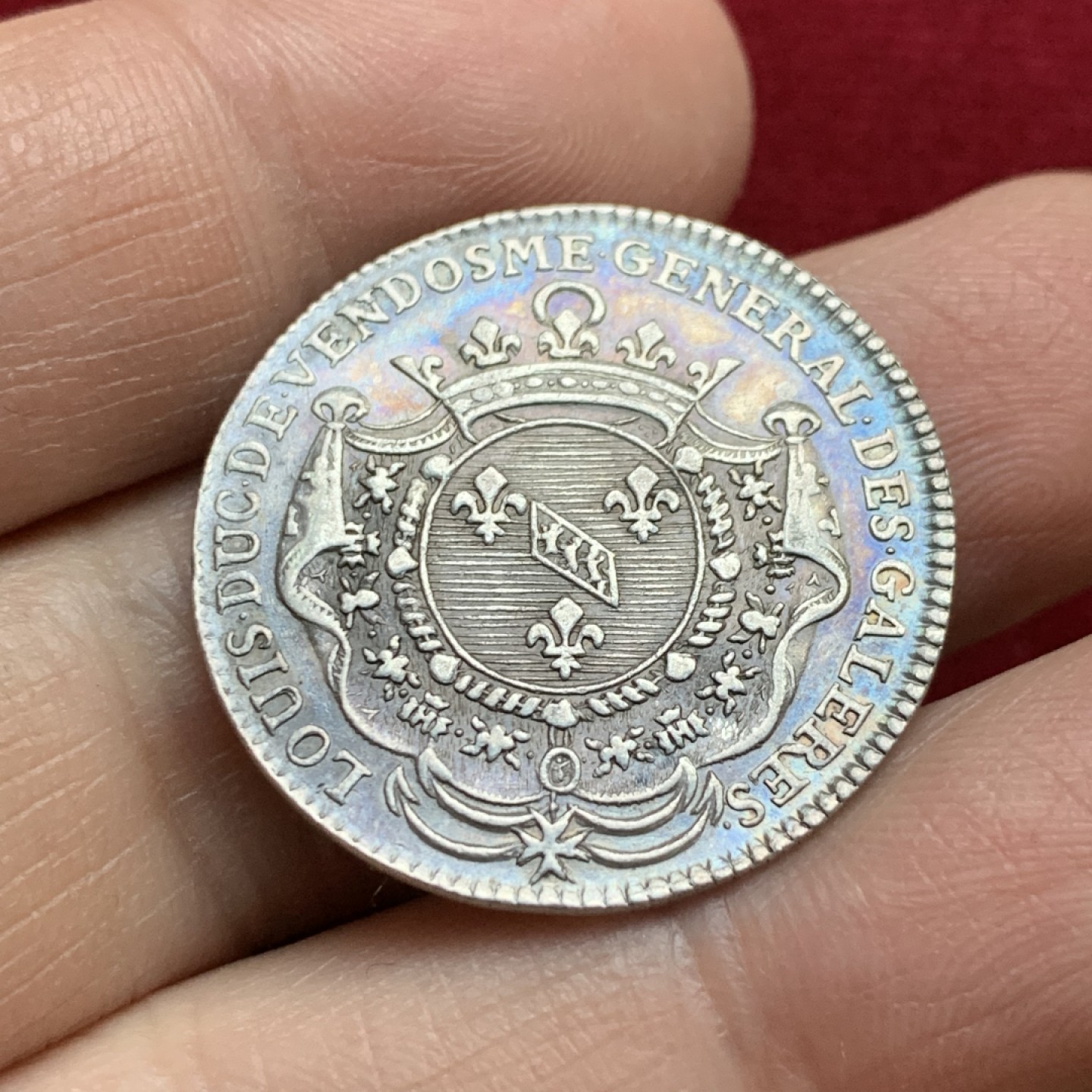 《竞宝斋》第143场-周日，周一 2场 (全场包邮) 法国1711年 路易十五时期 导弹图？ 圆形JETON 银质代用币 少见品种