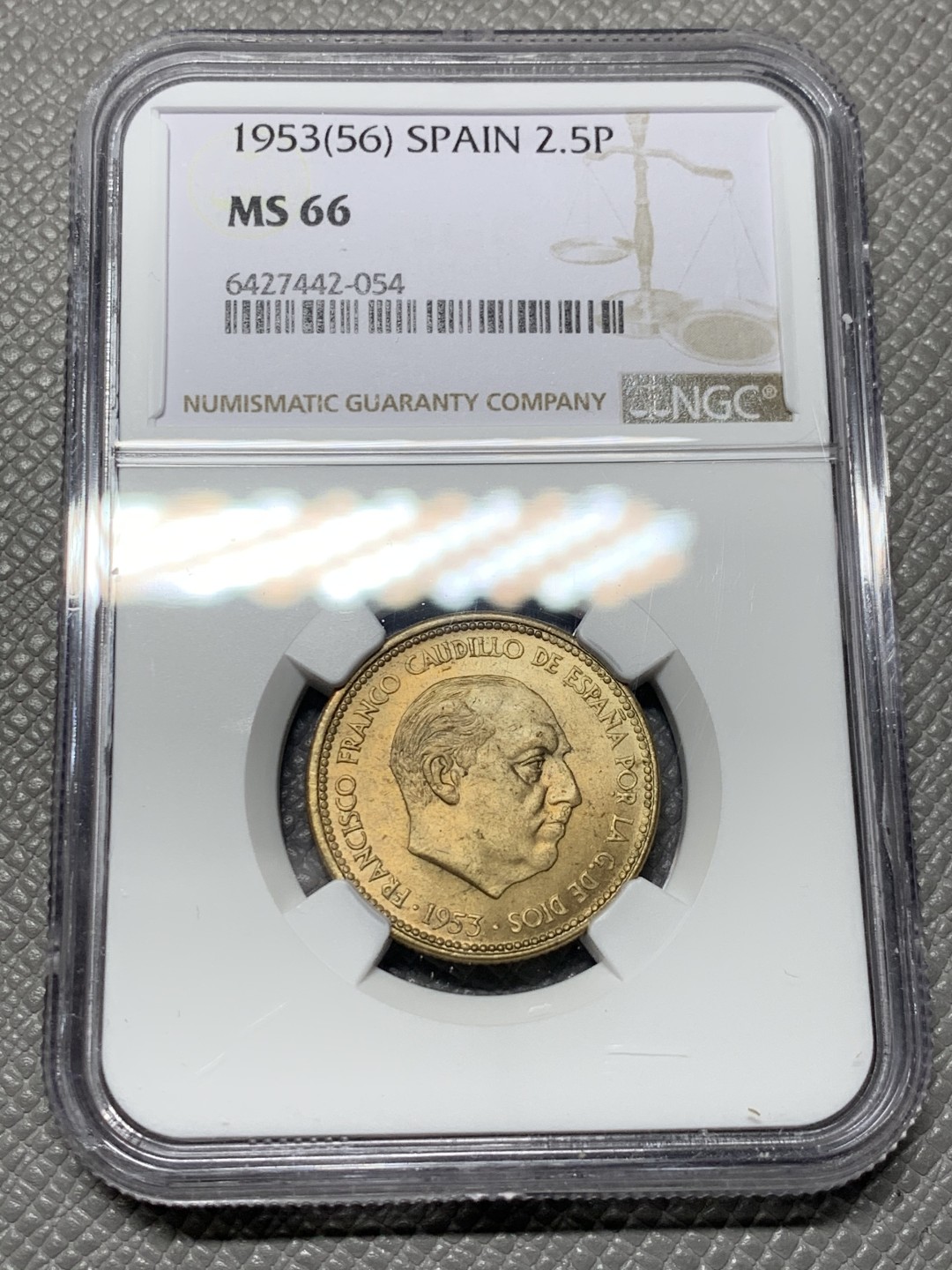 《竞宝斋》第143场-周日，周一 2场 (全场包邮) NGC-MS66 西班牙1953 佛朗哥 2.5比塞塔铜币 顶级品相 单一年份 稀少面值