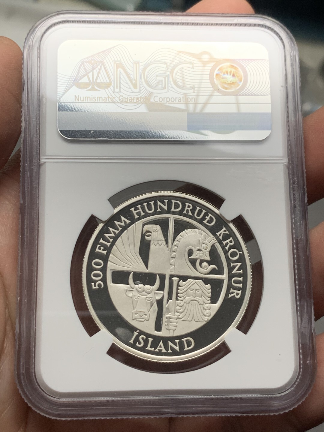 《竞宝斋》第143场-周日，周一 2场 (全场包邮) NGC-PF69 ULTRA CAMEO 1974年 冰岛千年纪念500克朗大银币，牵牛的女人。深度镜面，无暇状态。69顶级分数