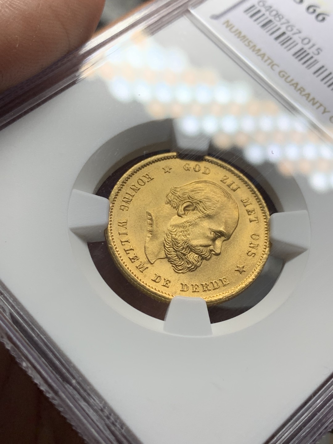 《竞宝斋》第143场-周日，周一 2场 (全场包邮) NGC-MS66 荷兰1889年 威廉三世 10盾金币 顶极品相 一枚就毕业