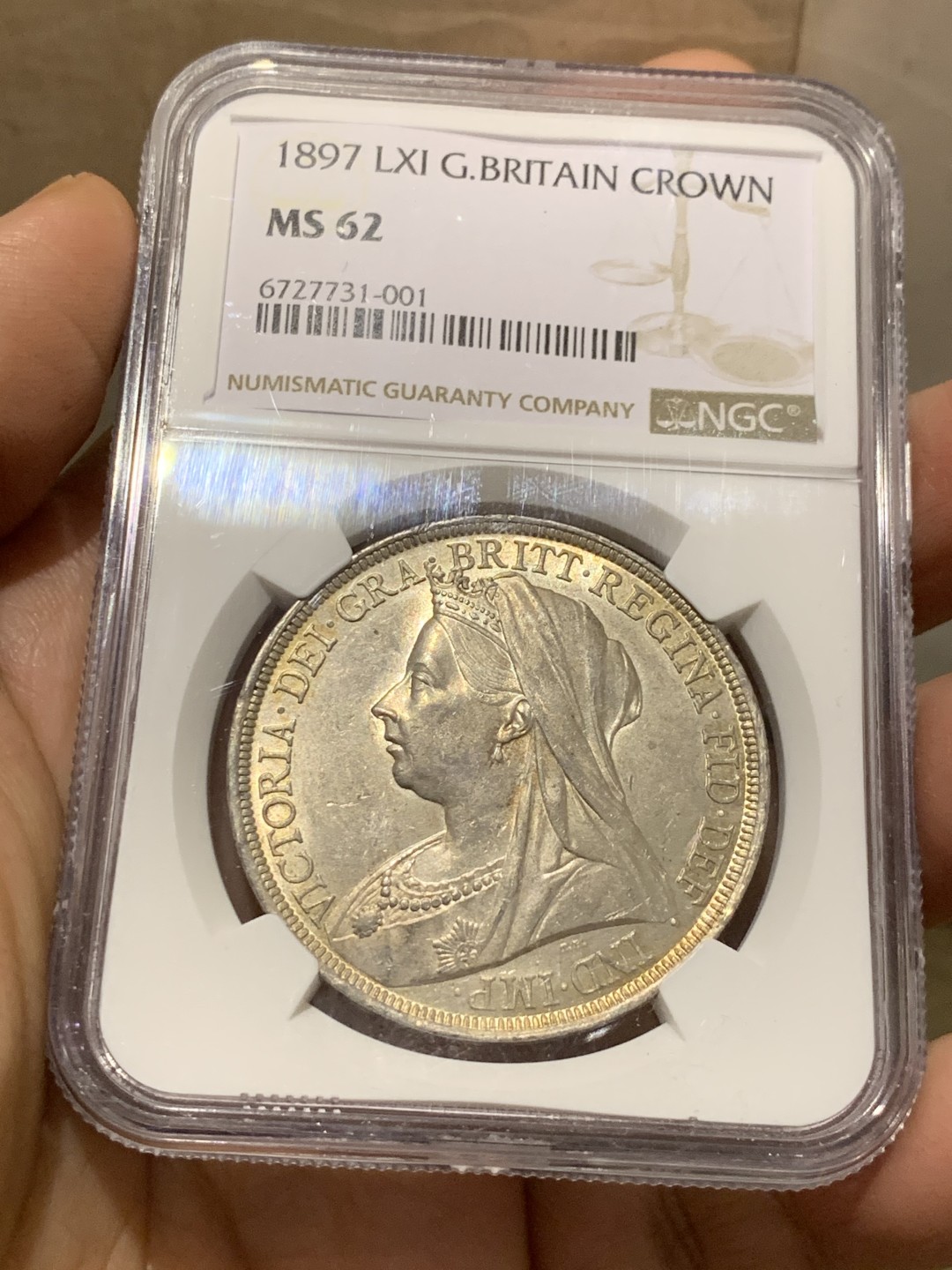 《竞宝斋》第143场-周日，周一 2场 (全场包邮) NGC-MS62 英国 1897 维多利亚 披纱版 1克朗马剑银币