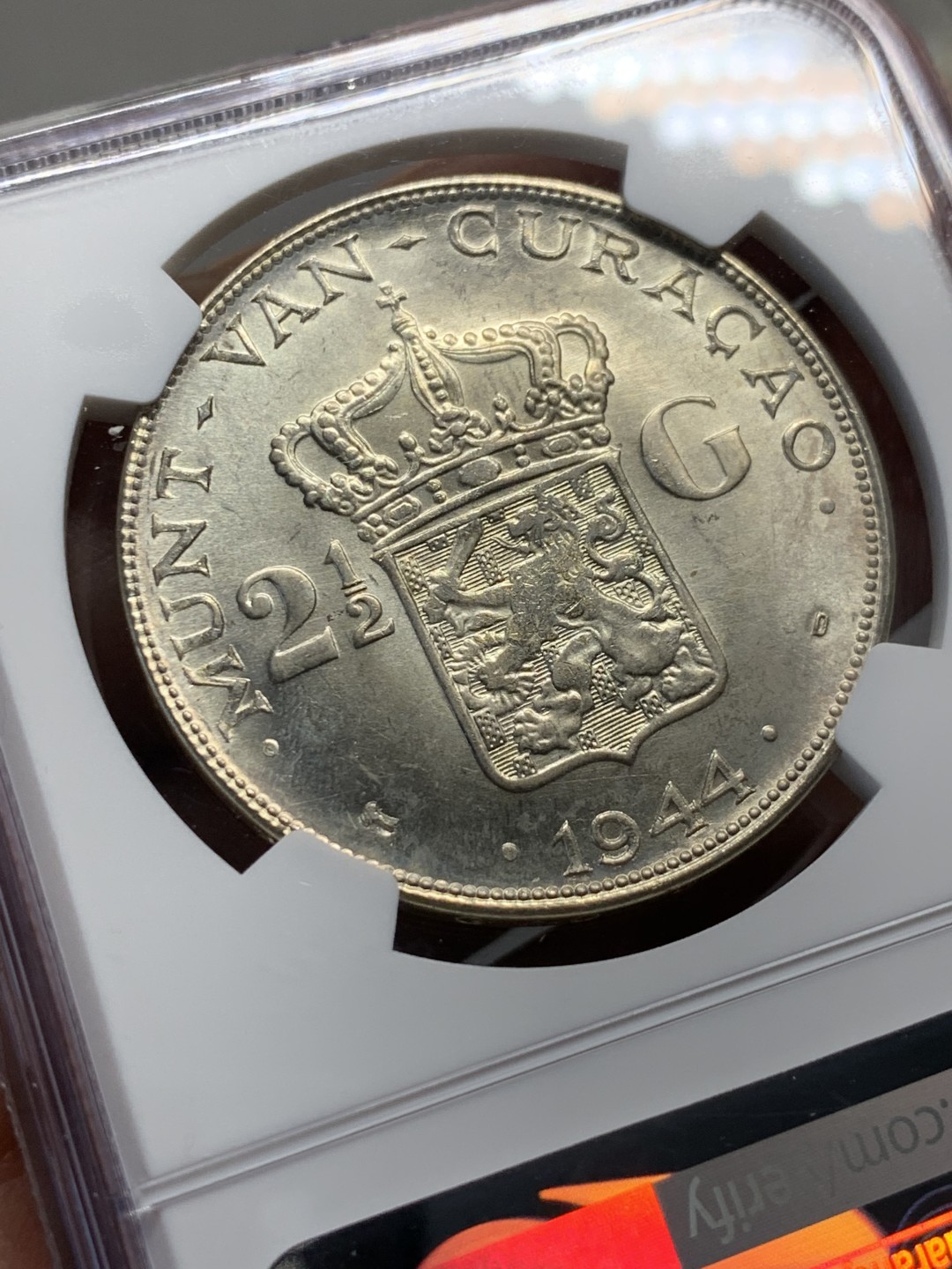 《竞宝斋》第143场-周日，周一 2场 (全场包邮) NGC-MS62 荷属库拉索1944年 2.5盾 女王大银币 殖民地币