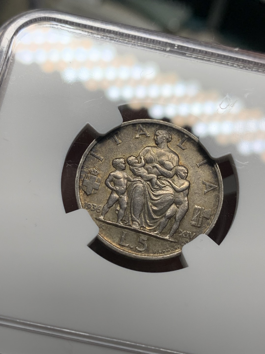 《竞宝斋》第143场-周日，周一 2场 (全场包邮) NGC MS-62,意大利1936年5里拉。原味包浆但MS品质，少见品种，当年大多都回炉了