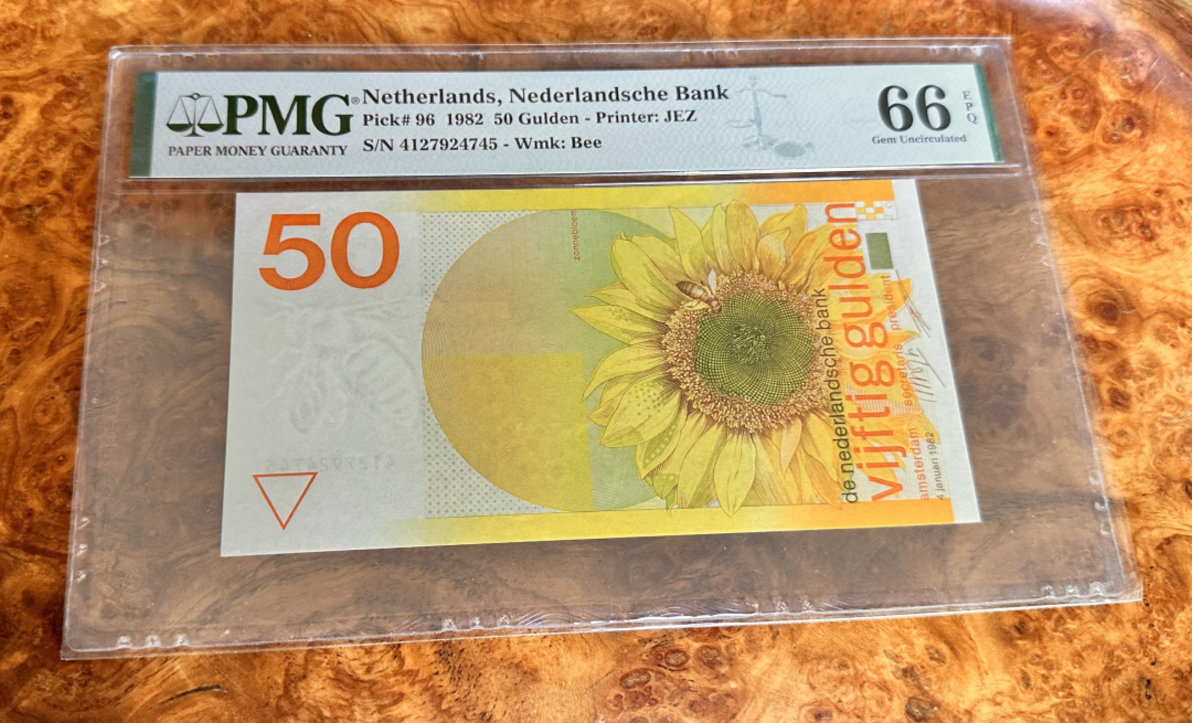 Chase Auction 第19期 - - 外钞、民国钞和人民币混合场！ 1982年荷兰50盾，PMG66，向日葵！
