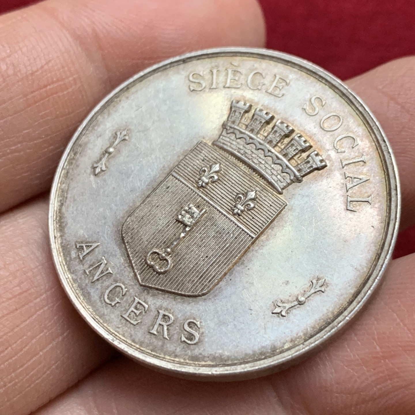 《竞宝斋》第143场-周日，周一 2场 (全场包邮) 法国 1880年 大水牛 圆形JETON 银质 好品 21.7克 34.5mm