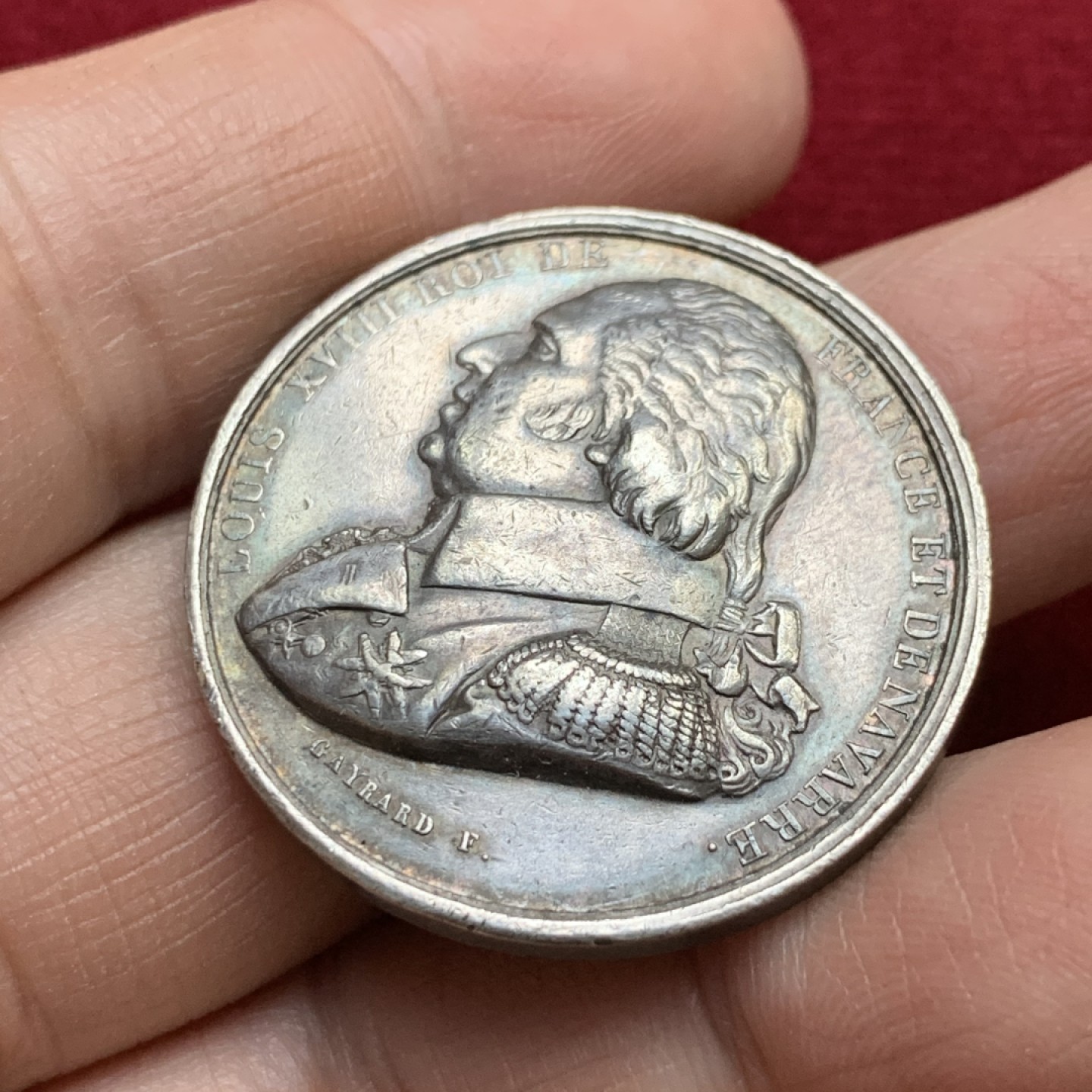 《竞宝斋》第143场-周日，周一 2场 (全场包邮) 法国 路易十八 戎装版 圆形 JETON 银质 这款戎装的非常少见 18.1g 32.6mm （边缘为留银）