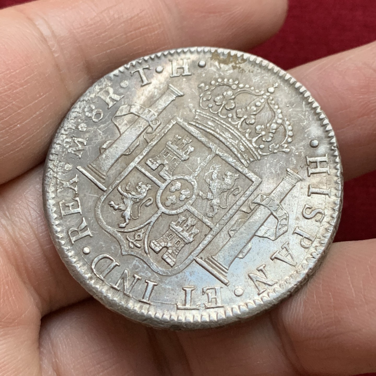 《竞宝斋》第143场-周日，周一 2场 (全场包邮) 墨西哥 1808 卡四 双柱8R 大银币 细节不错 原味状态